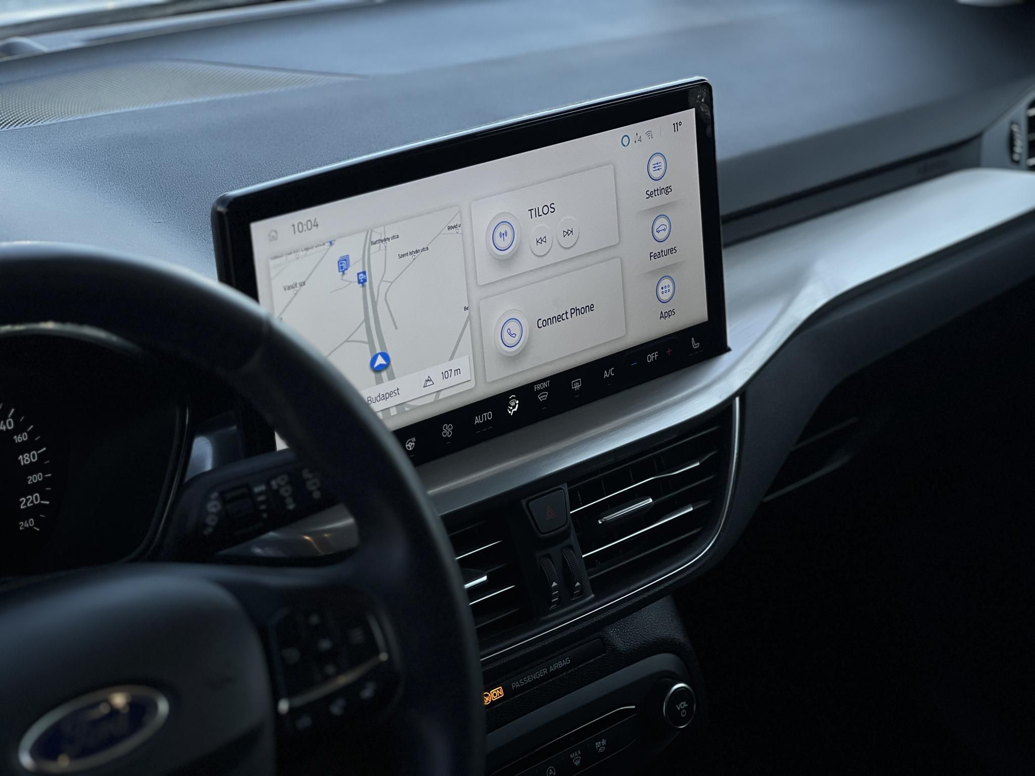 FORD FOCUS 1.5 EcoBlue Titanium LED. CarPlay. Állófűtés. Vonóhorog. Téli csomag!