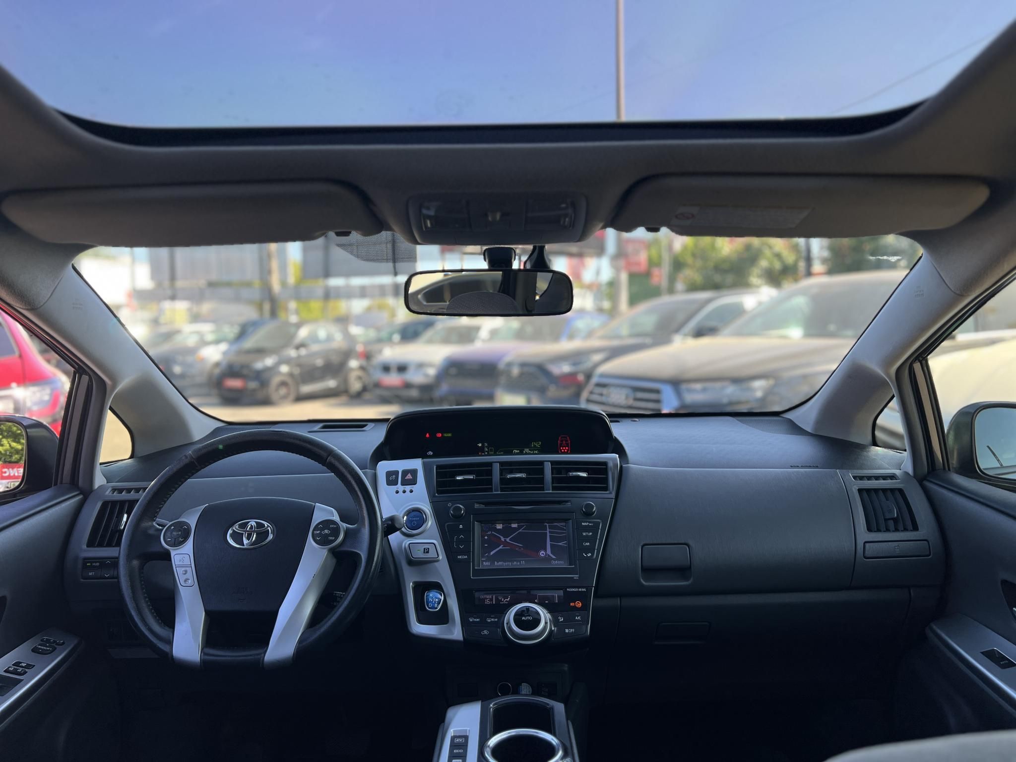 TOYOTA PRIUS+ 1.8 HSD Executive e-CVT Skyview 7 személyes 270e km. panorámatető. head-up. tempomat. vonóhorog