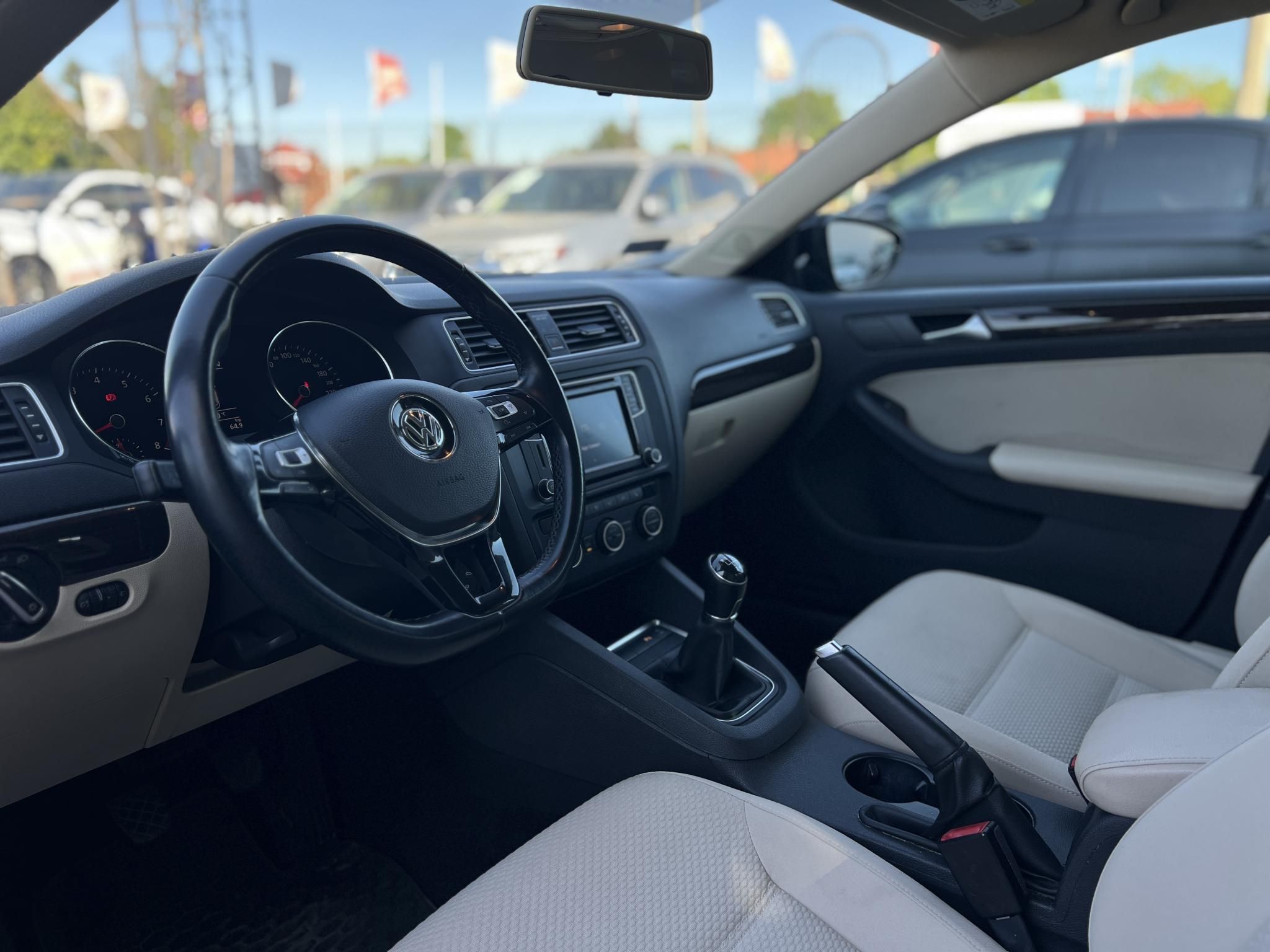 VOLKSWAGEN JETTA VI 1.4 TSI BMT Comfortline M.o.-i. friss műszaki vizsga. szervizelt! 1-Tulaj!