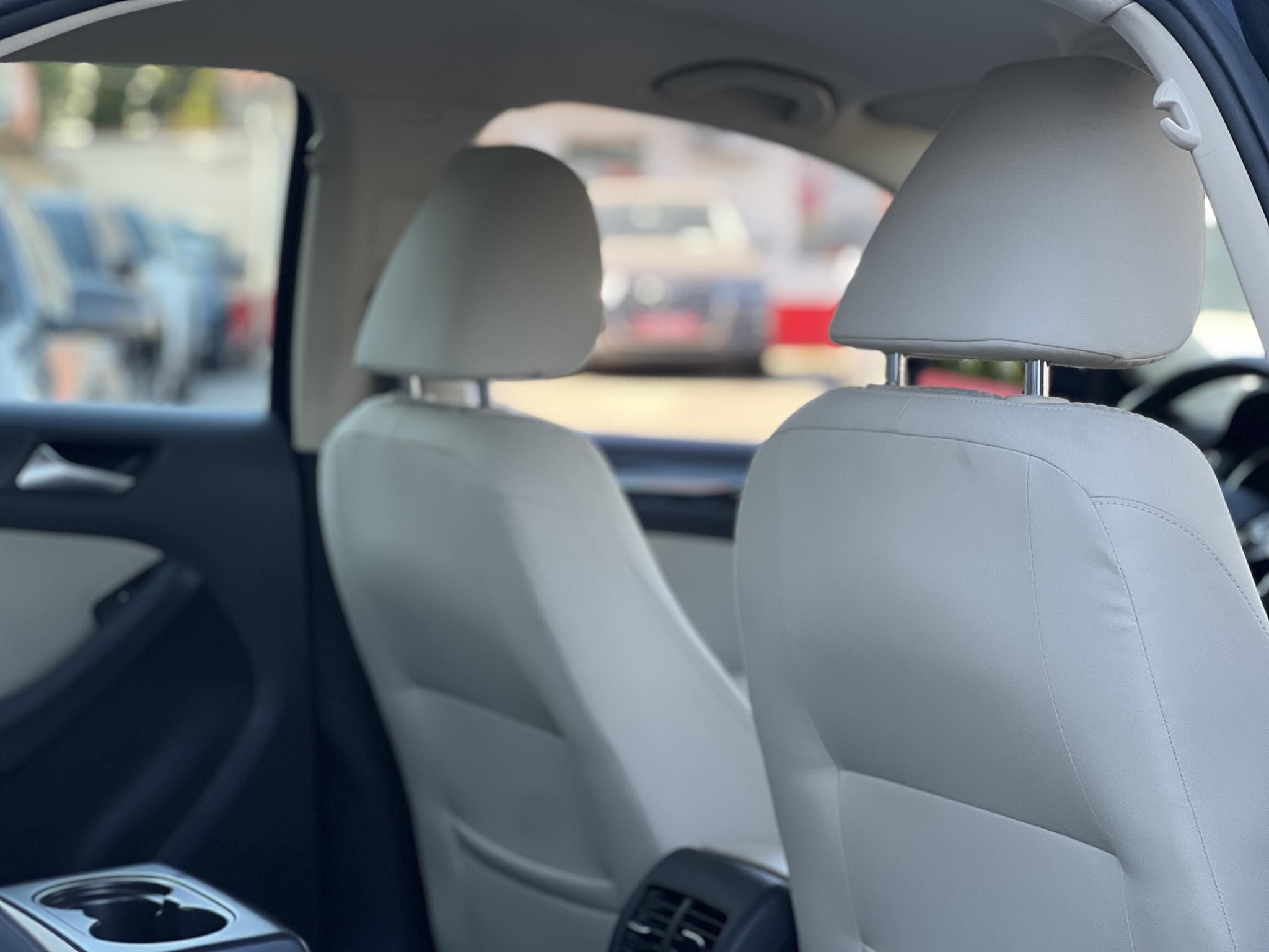 VOLKSWAGEN JETTA VI 1.4 TSI BMT Comfortline M.o.-i. friss műszaki vizsga. szervizelt! 1-Tulaj!