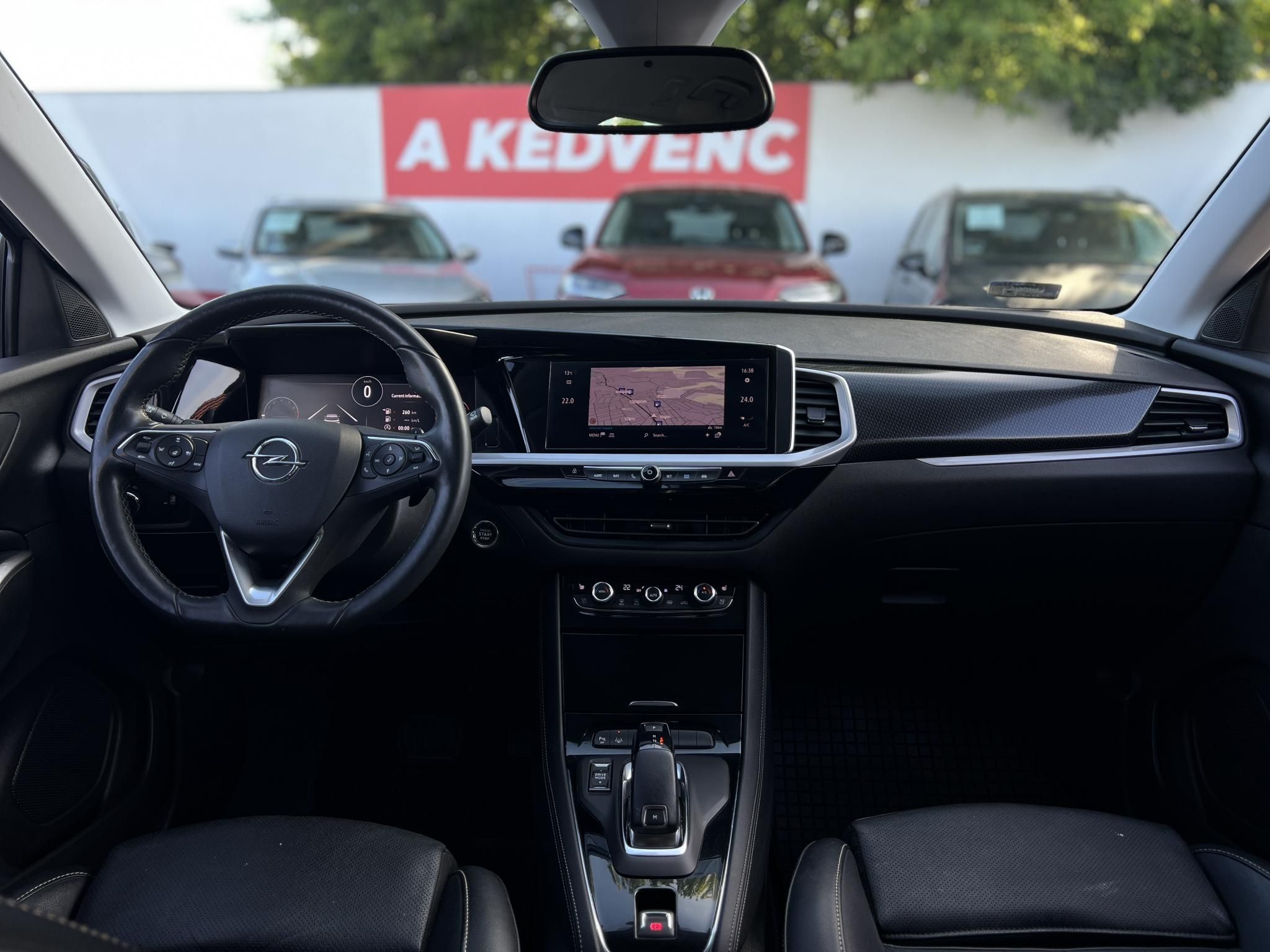 OPEL GRANDLAND 1.2 T Ultimate (Automata) 92e km. M.o.-i. LED. Memória. Üléshűtés. 360 fokos kamera. Carplay!