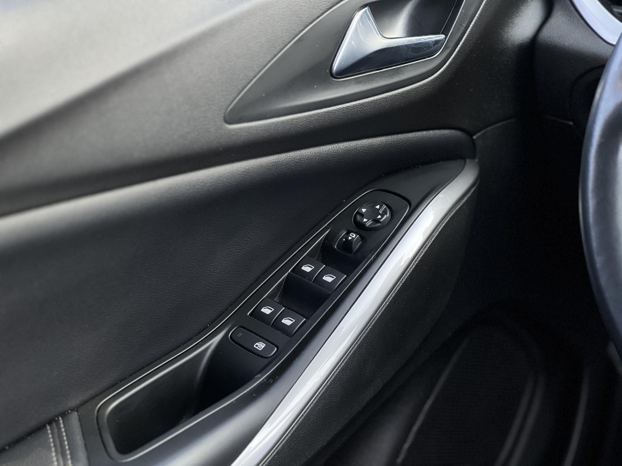 OPEL GRANDLAND 1.2 T Ultimate (Automata) 92e km. M.o.-i. LED. Memória. Üléshűtés. 360 fokos kamera. Carplay!