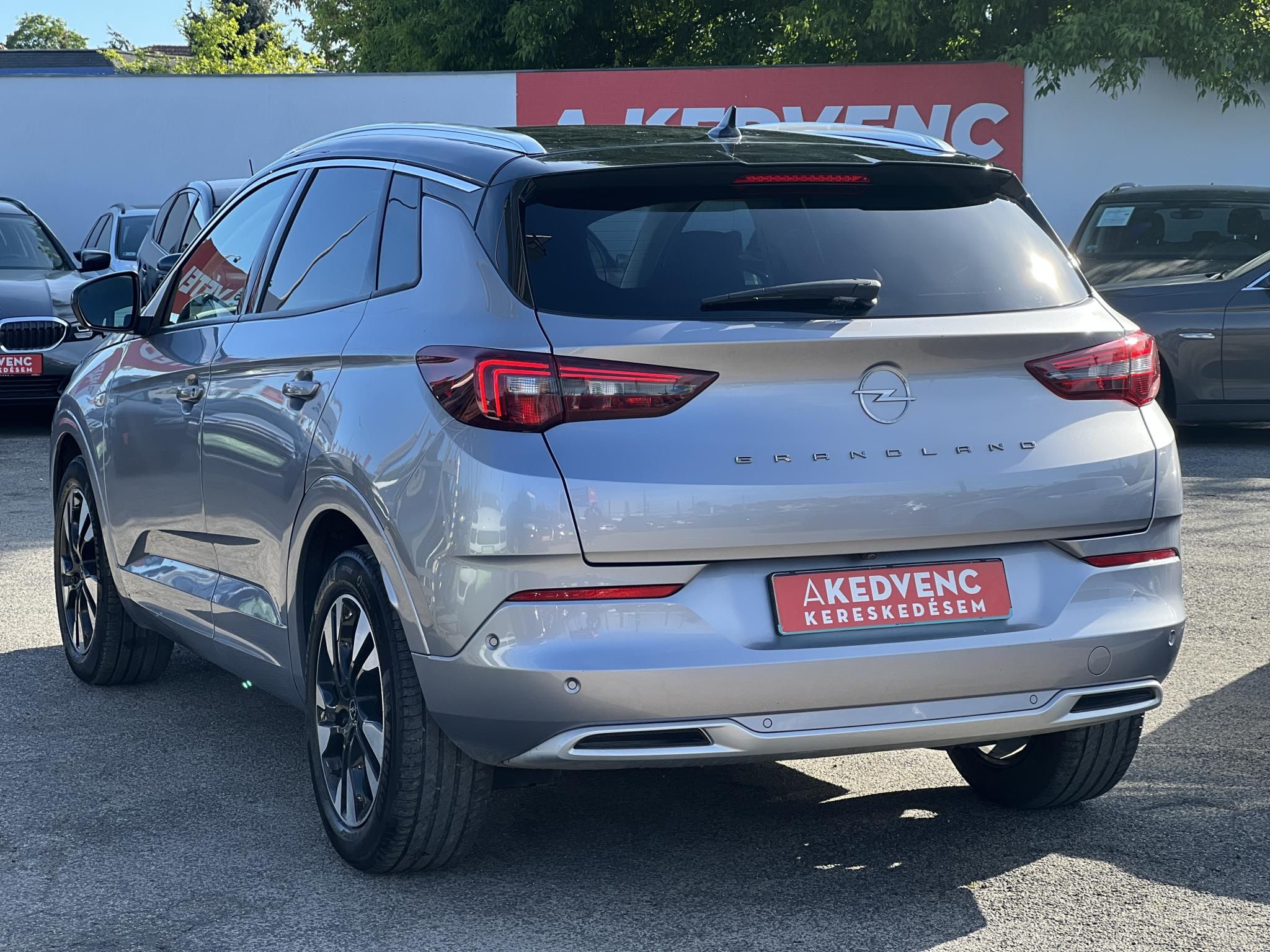 OPEL GRANDLAND 1.2 T Ultimate (Automata) 92e km. M.o.-i. LED. Memória. Üléshűtés. 360 fokos kamera. Carplay!