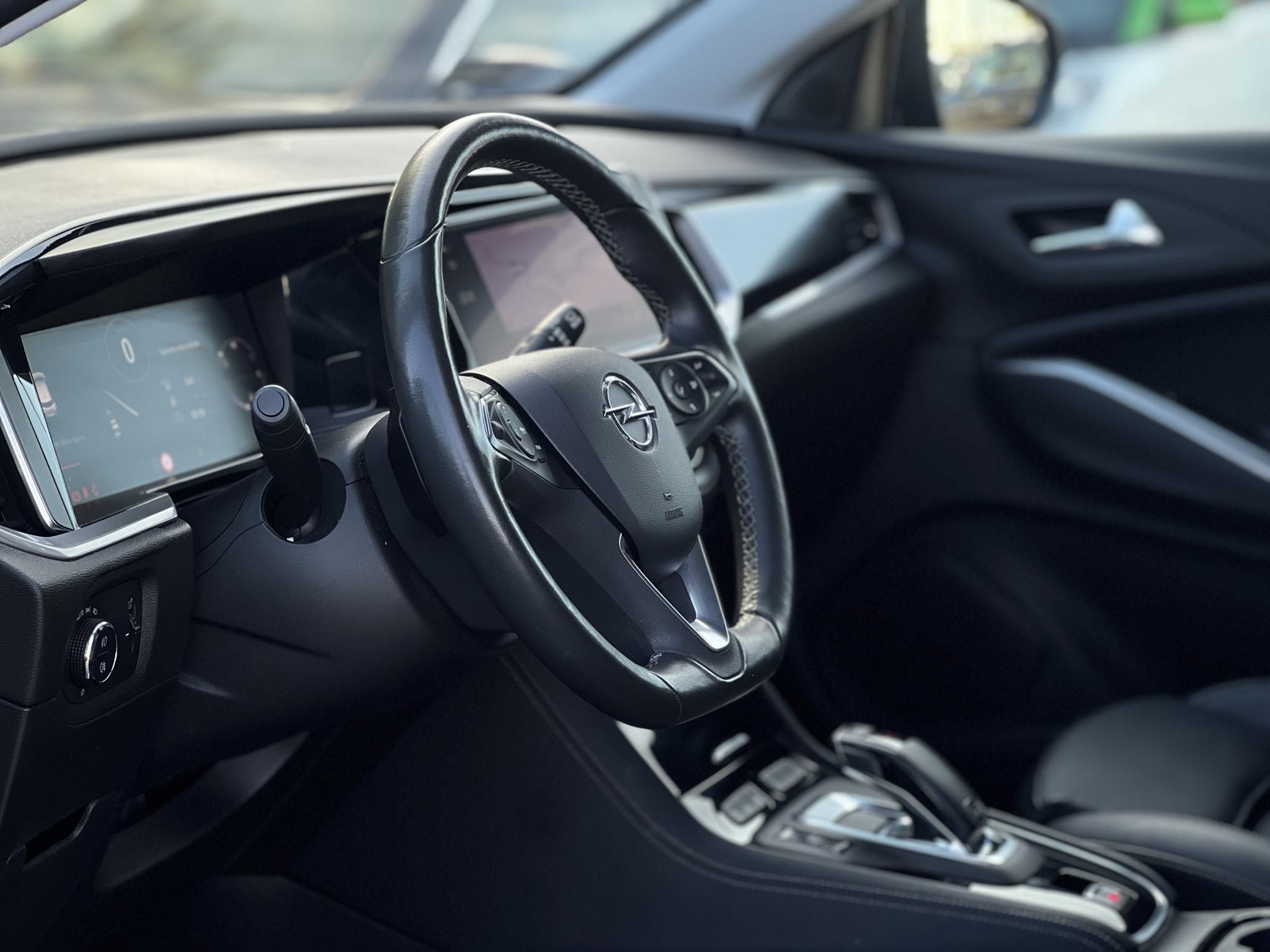 OPEL GRANDLAND 1.2 T Ultimate (Automata) 92e km. M.o.-i. LED. Memória. Üléshűtés. 360 fokos kamera. Carplay!