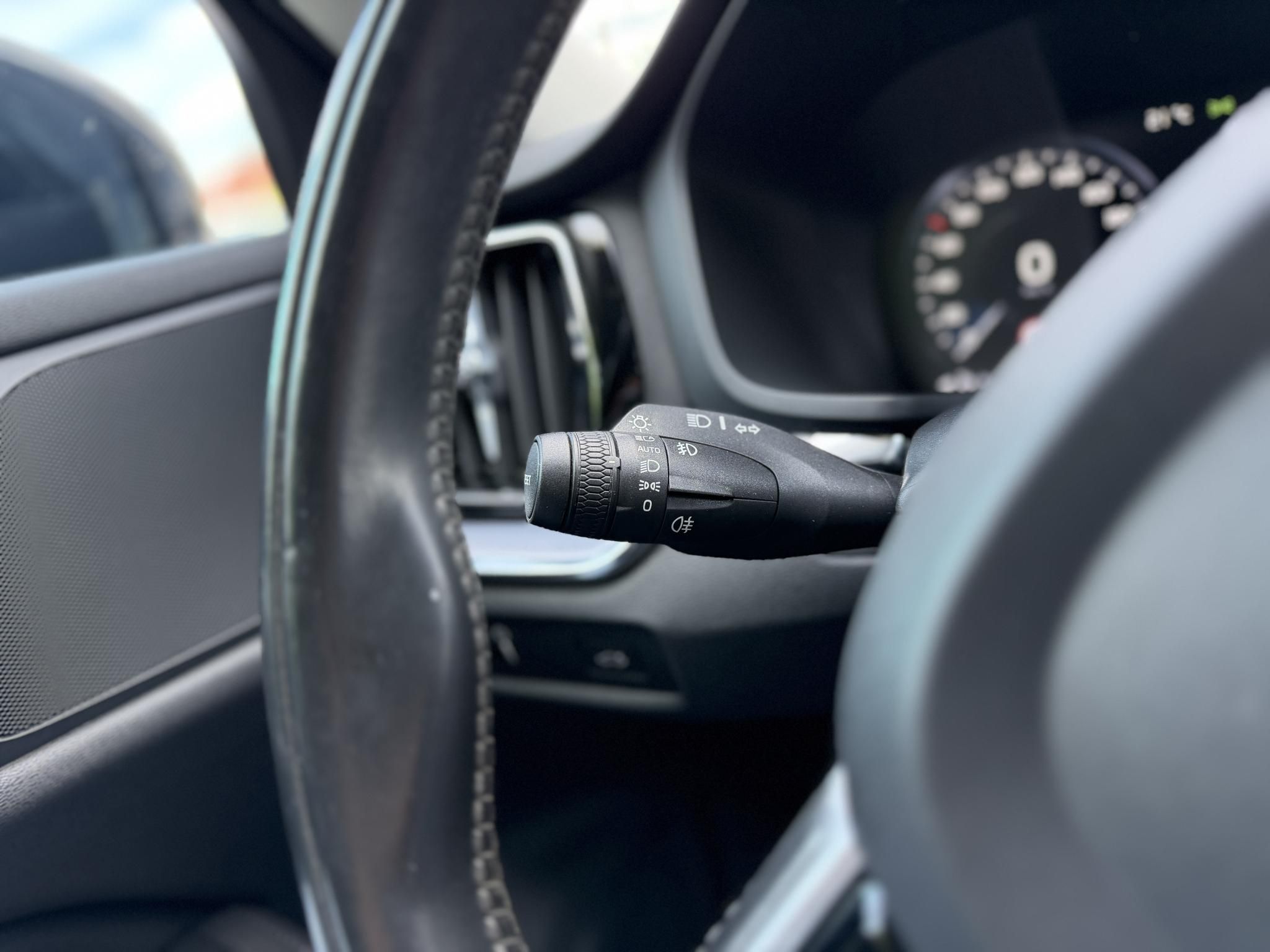 VOLVO V60 2.0 [B3] MHEV Momentum Pro Geartronic Magyarországi. végig márkaszervizelt. kerámia. friss nagyszerviz!