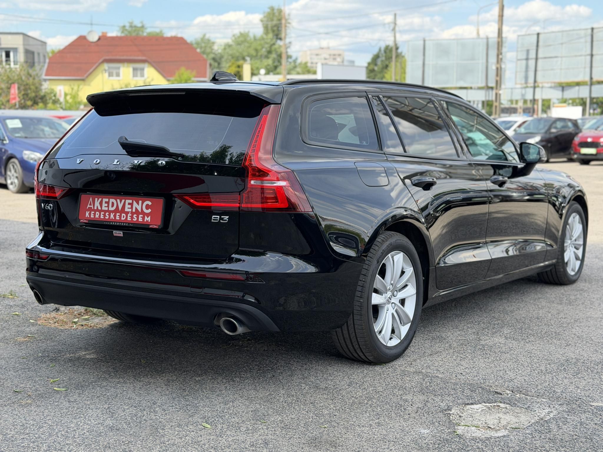 VOLVO V60 2.0 [B3] MHEV Momentum Pro Geartronic Magyarországi. végig márkaszervizelt. kerámia. friss nagyszerviz!
