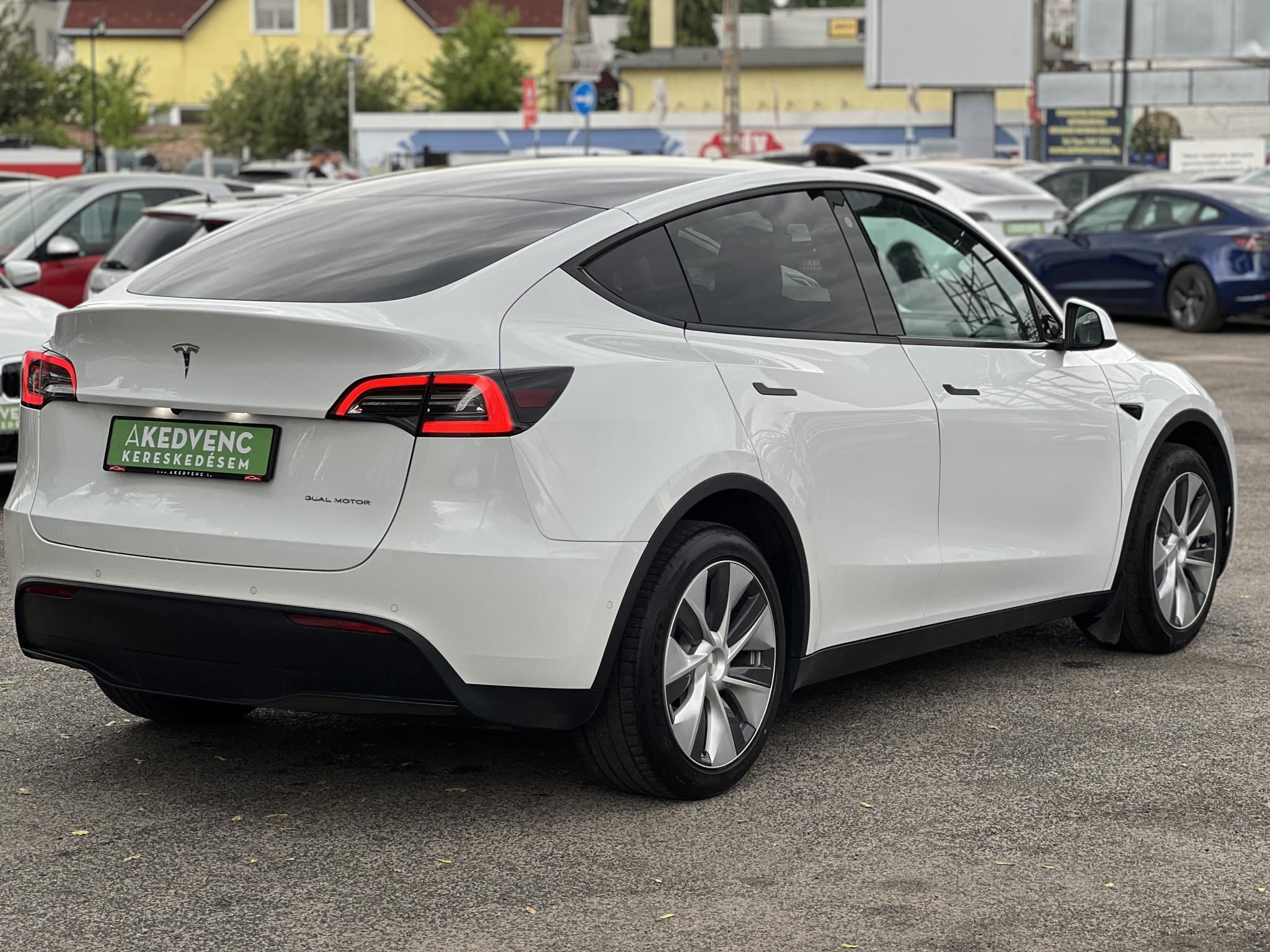 TESLA MODEL Y Long Range AWD (Automata) AMD Ryzen. hőszivattyú. mátrix LED. premium hifi