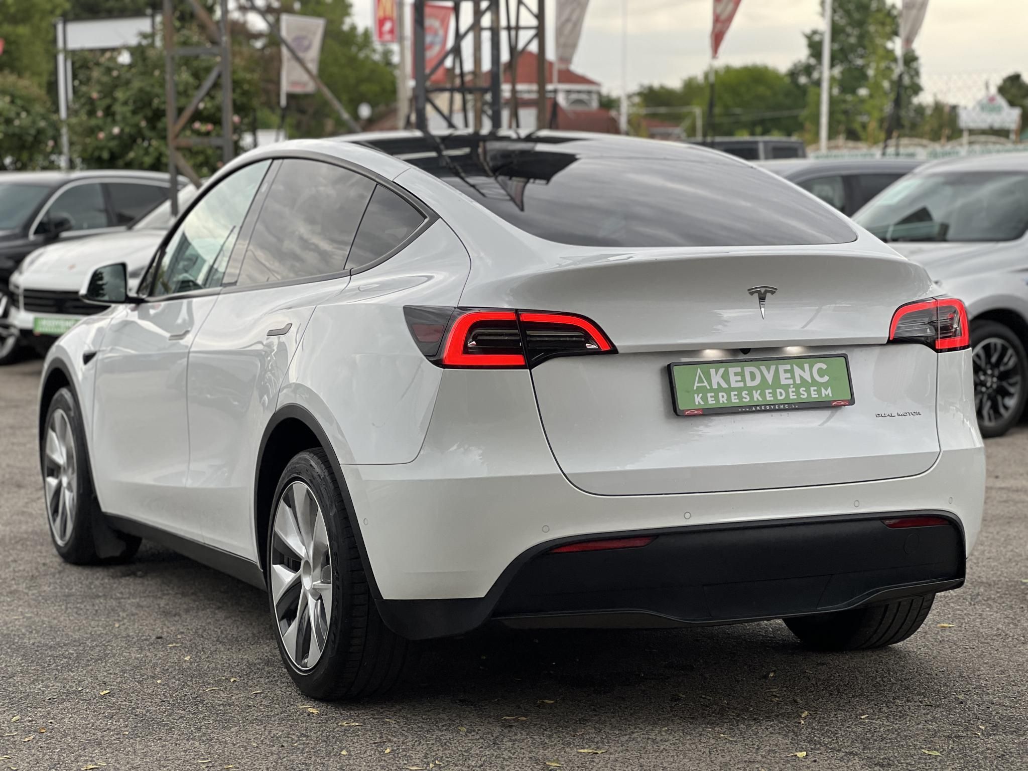 TESLA MODEL Y Long Range AWD (Automata) AMD Ryzen. hőszivattyú. mátrix LED. premium hifi