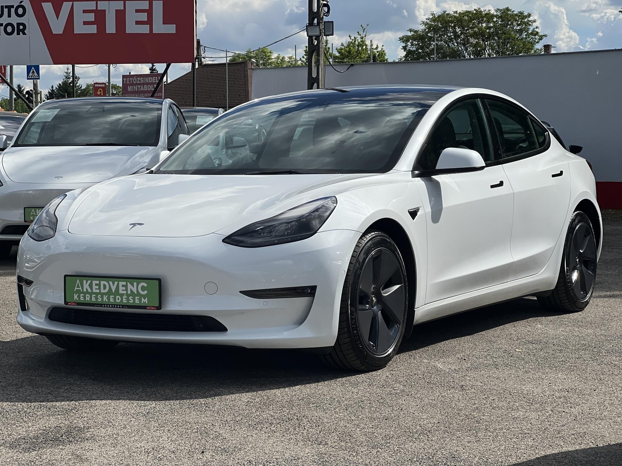 TESLA MODEL 3 Long Range AWD (Automata) 103e km. AMD Ryzen. mátrix LED. hőszivattyú. 2030-ig garanciális!