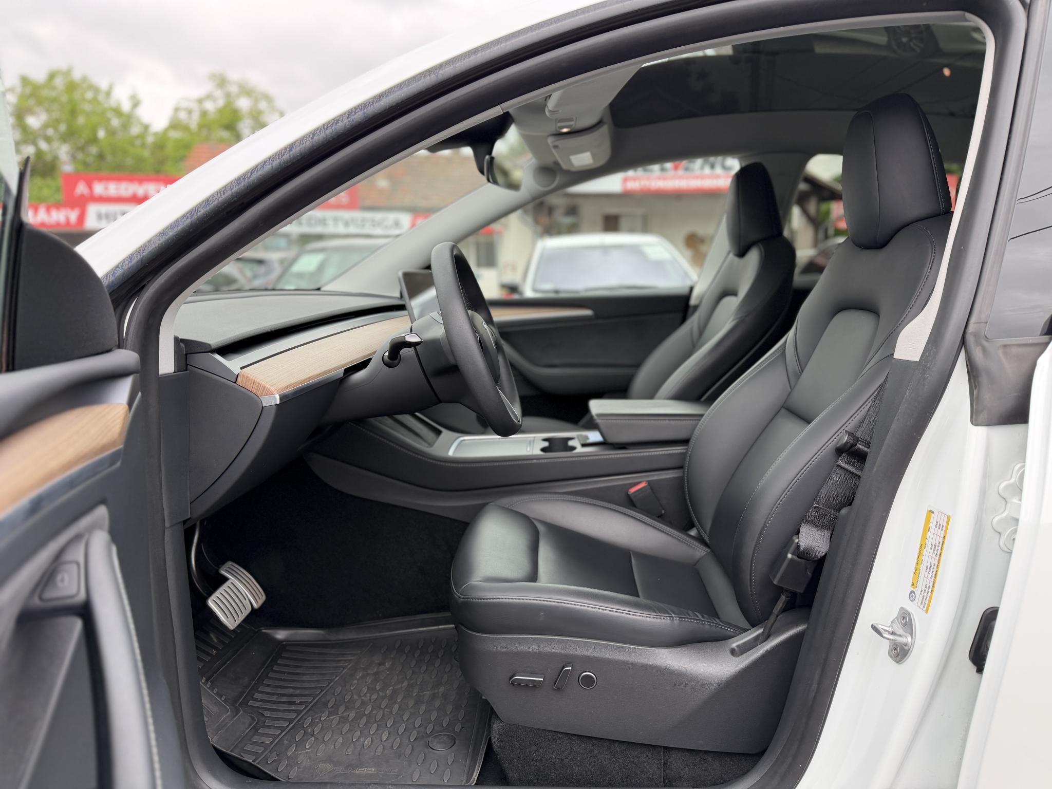 TESLA MODEL Y Performance AWD (Automata) 45e km. AMD Ryzen. mátrix LED. hőszivattyú. teljeskörű garancia!