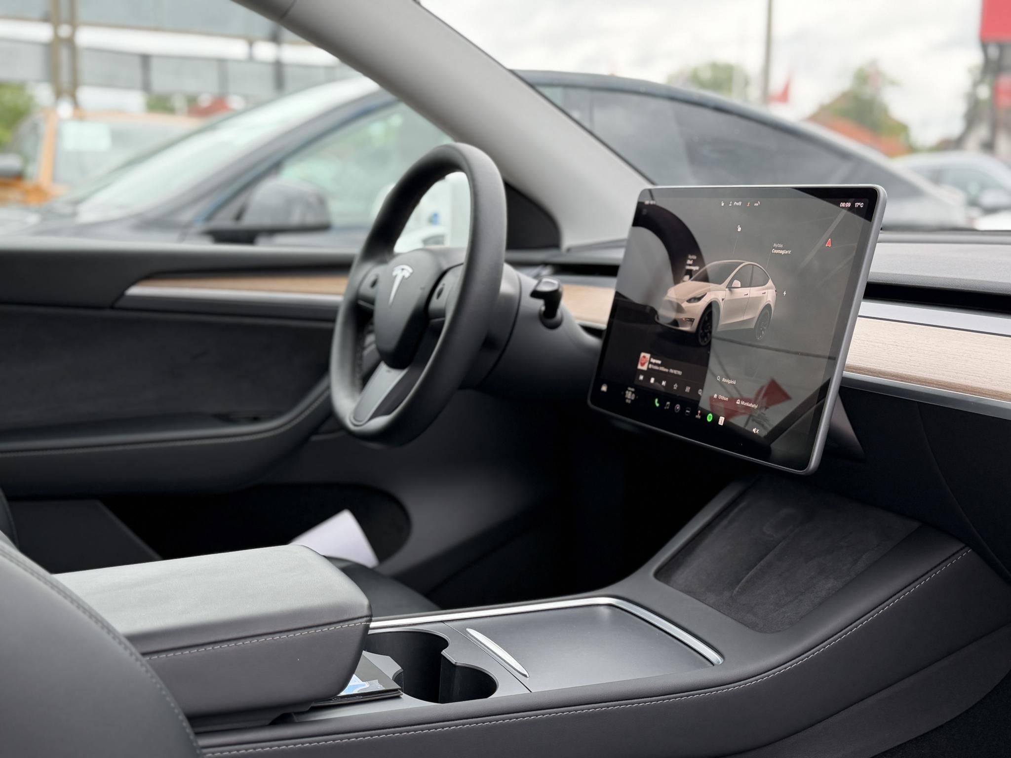 TESLA MODEL Y Performance AWD (Automata) 45e km. AMD Ryzen. mátrix LED. hőszivattyú. teljeskörű garancia!