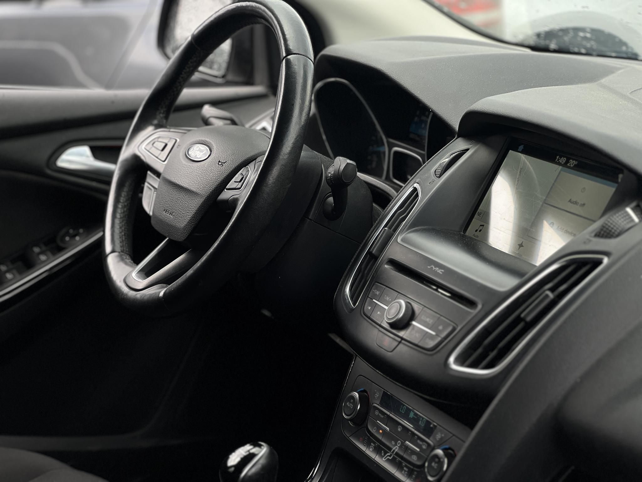 FORD FOCUS 1.6 Ti-VCT Technology Magyarországi 80e km Végig szervizelt!