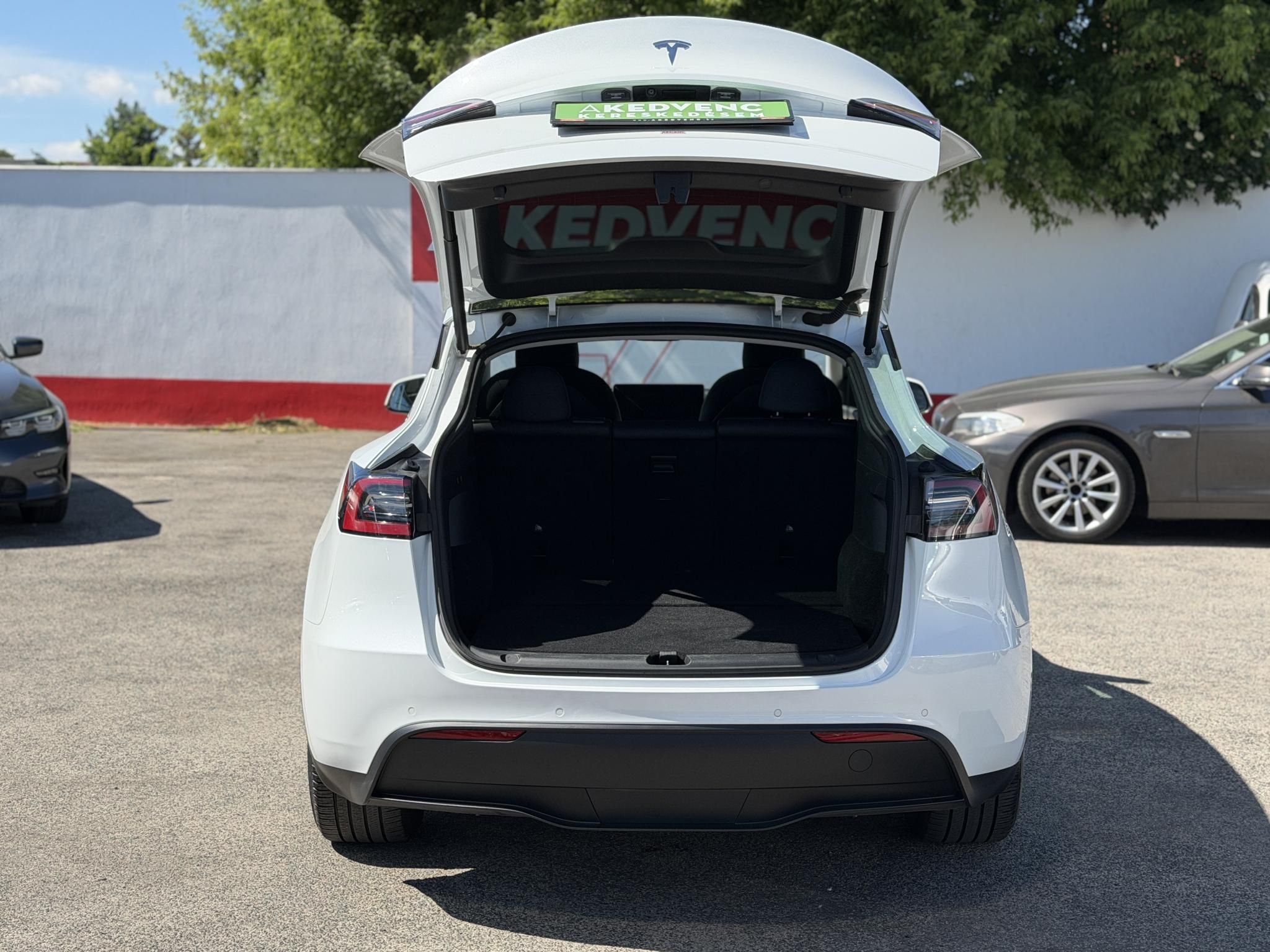 TESLA MODEL Y Long Range AWD (Automata) 159e km. mátrix LED. hőszivattyú. garanciális akkumulátor és hajtás!
