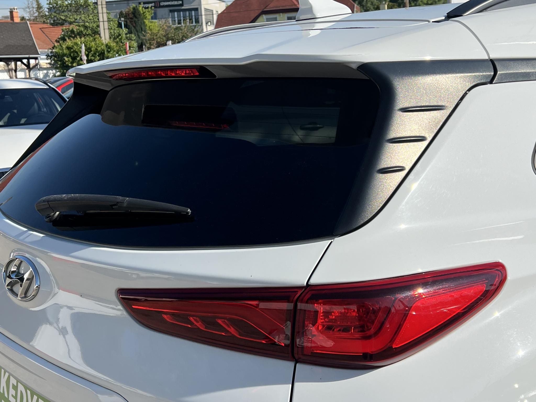 HYUNDAI KONA EV 64kWh Premium Magas felszereltség. megkímélt állapot!