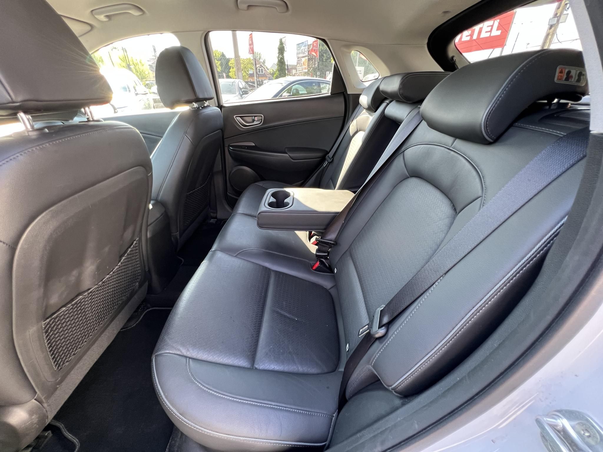 HYUNDAI KONA EV 64kWh Premium Magas felszereltség. megkímélt állapot!
