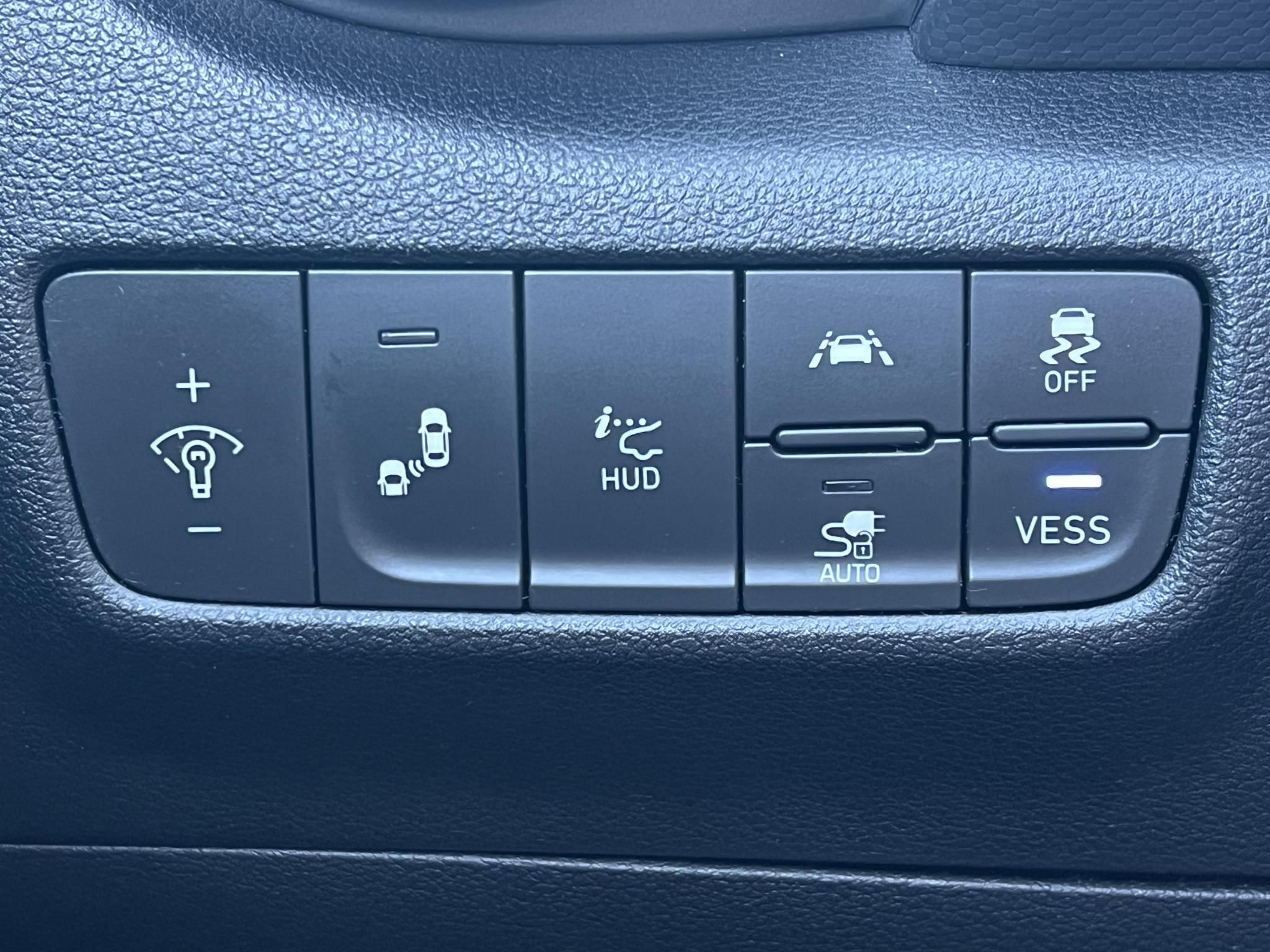 HYUNDAI KONA EV 64kWh Premium Magas felszereltség. megkímélt állapot!