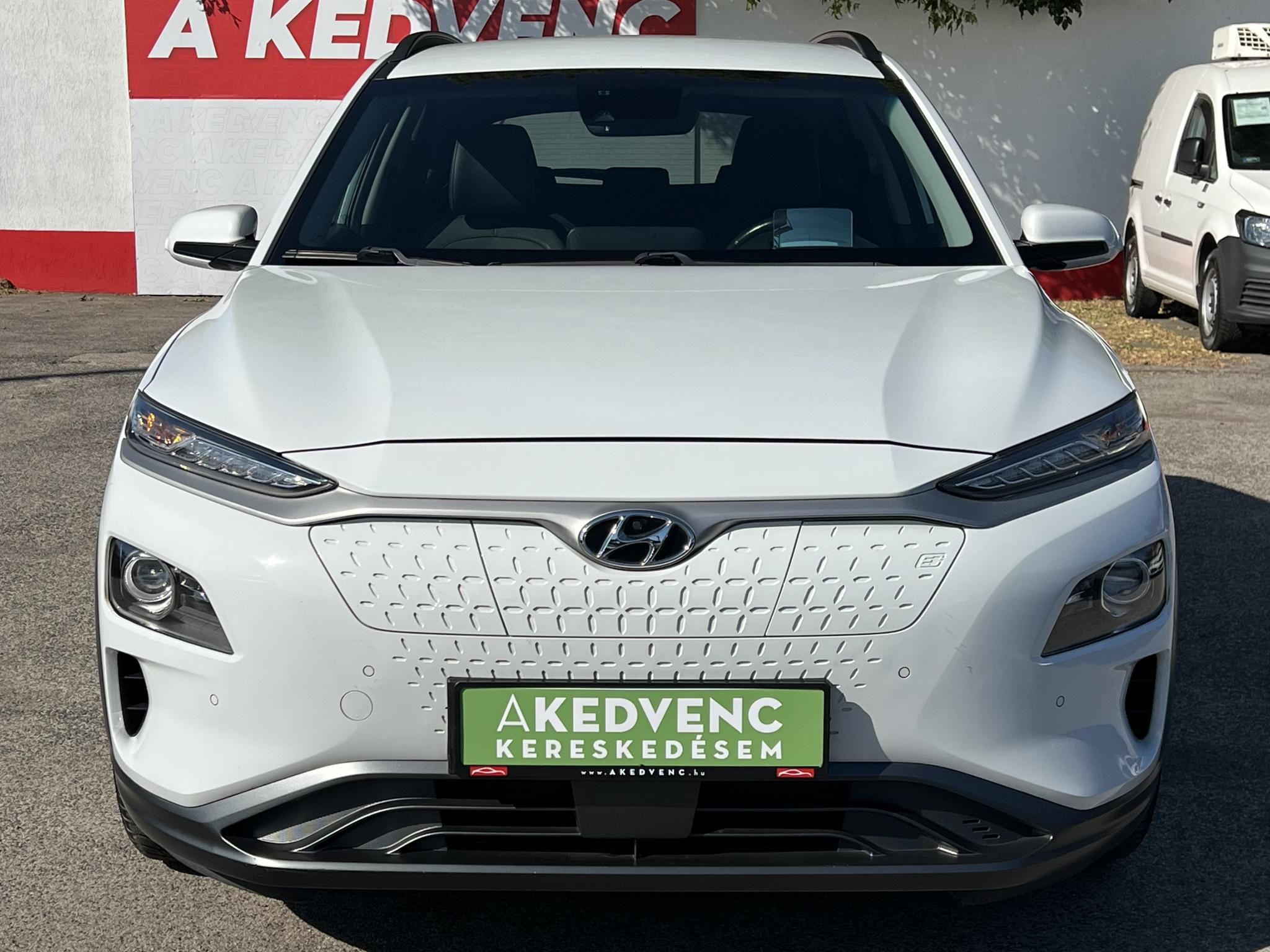 HYUNDAI KONA EV 64kWh Premium Magas felszereltség. megkímélt állapot!