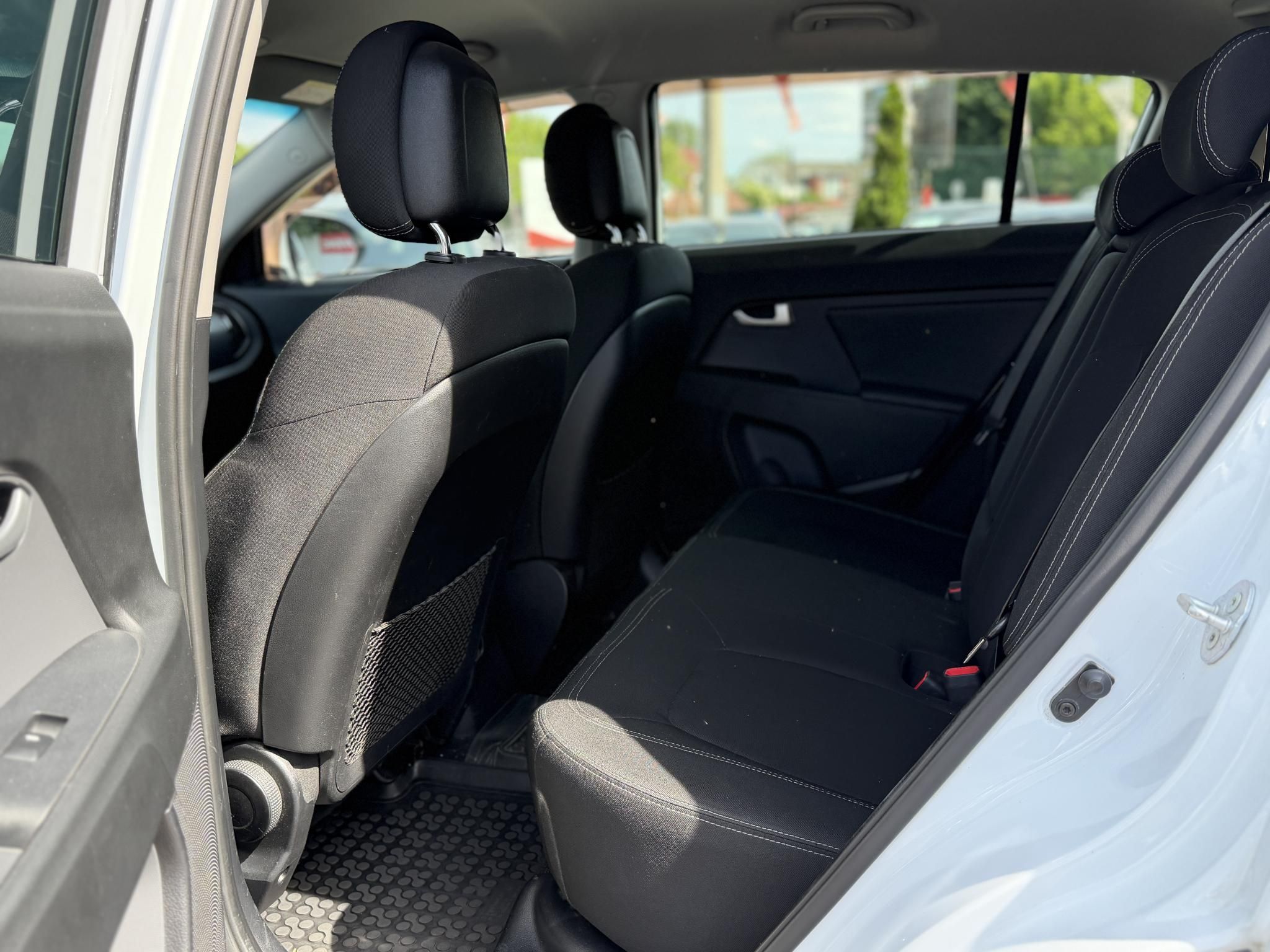 KIA SPORTAGE 2.0 CRDi EX Prémium 4x4 Magyarországi. tempomat. digitklíma. tolatóradar. vonóhorog. téli-nyári kerék!