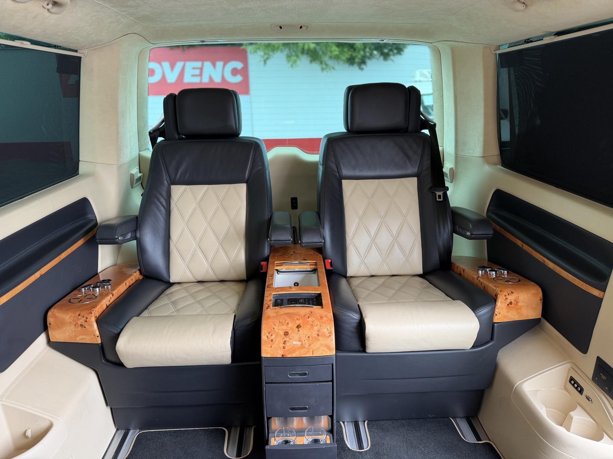 VOLKSWAGEN MULTIVAN Highline Business 2.0 TSI Nagyon ritka kivitel!