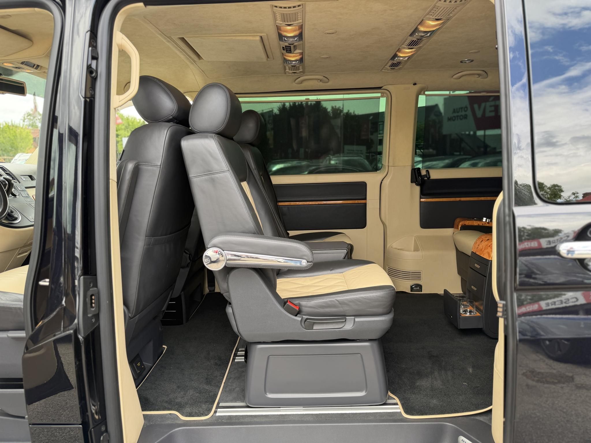 VOLKSWAGEN MULTIVAN Highline Business 2.0 TSI Nagyon ritka kivitel!