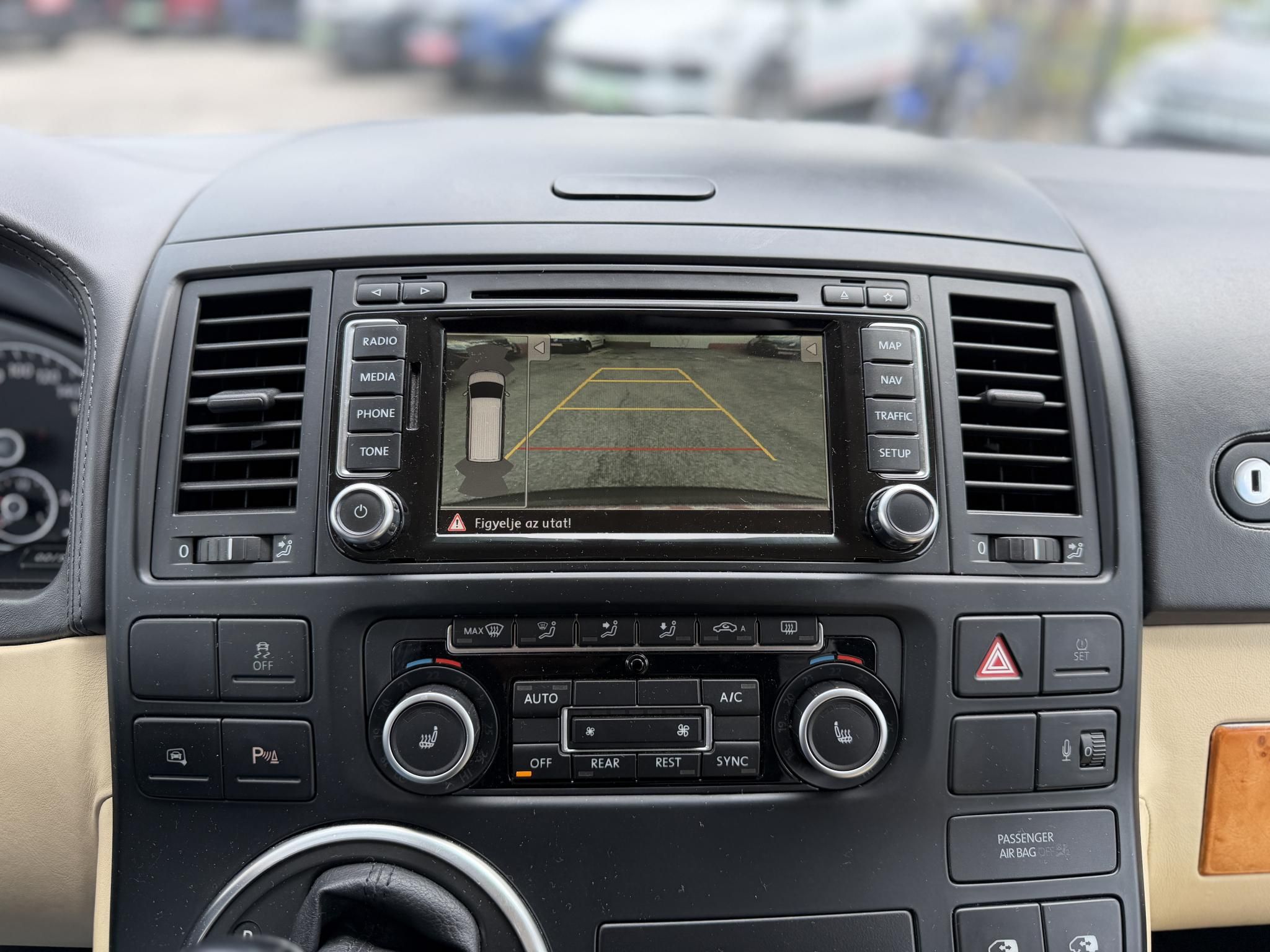 VOLKSWAGEN MULTIVAN Highline Business 2.0 TSI Nagyon ritka kivitel!