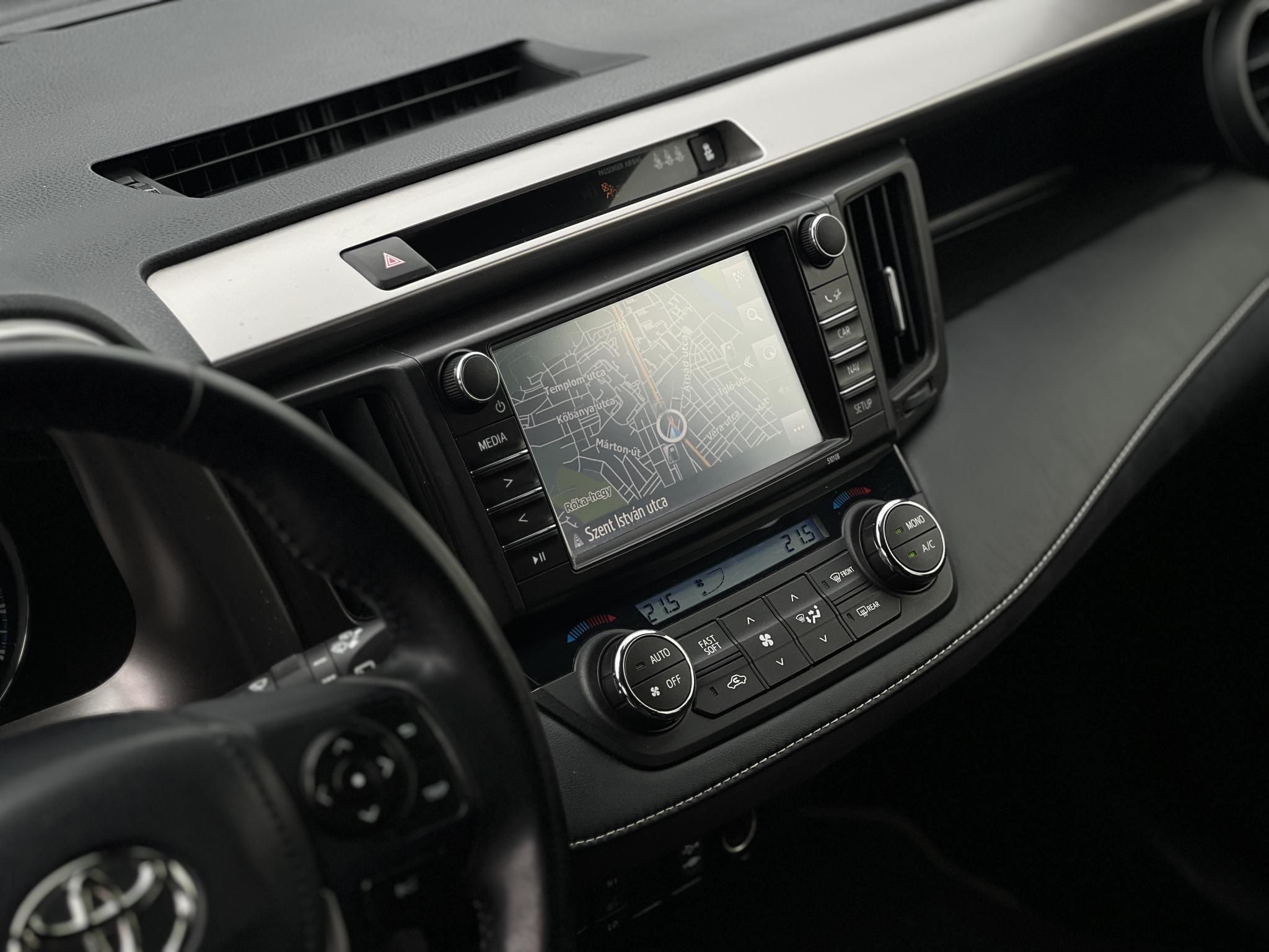 TOYOTA RAV 4 Rav4 2.5 Hybrid Executive 2WD e-CVT 114e km. Tempomat Ülésfűtés Navi Sávtartó Kamera Keyless