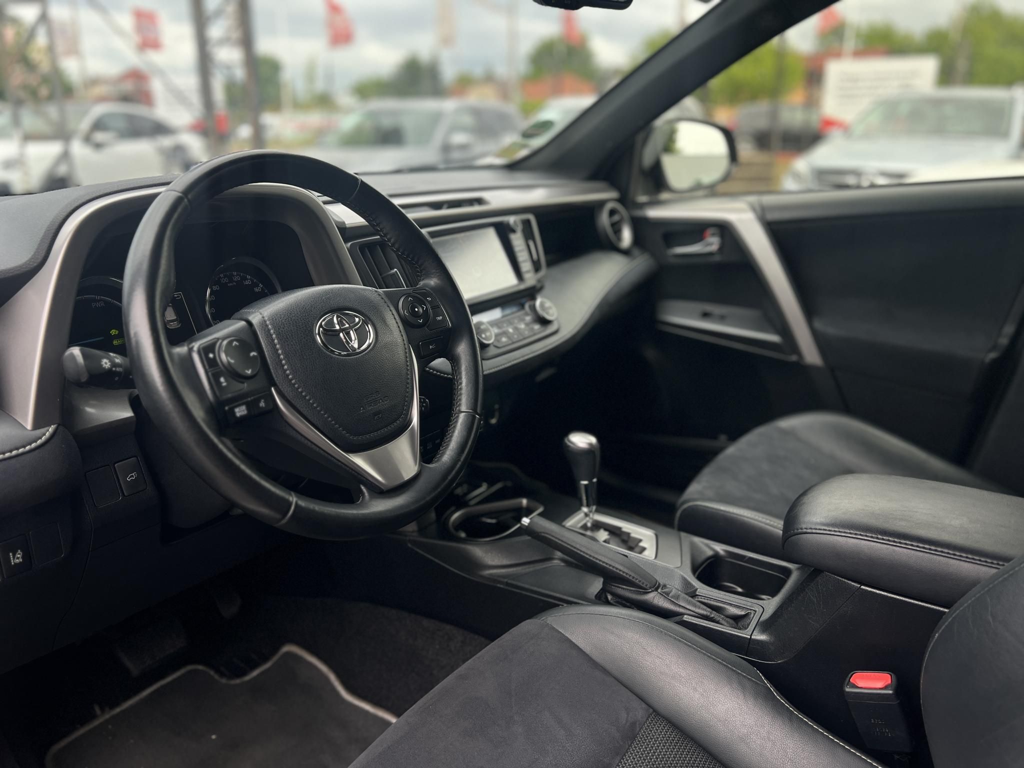 TOYOTA RAV 4 Rav4 2.5 Hybrid Executive 2WD e-CVT 114e km. Tempomat Ülésfűtés Navi Sávtartó Kamera Keyless