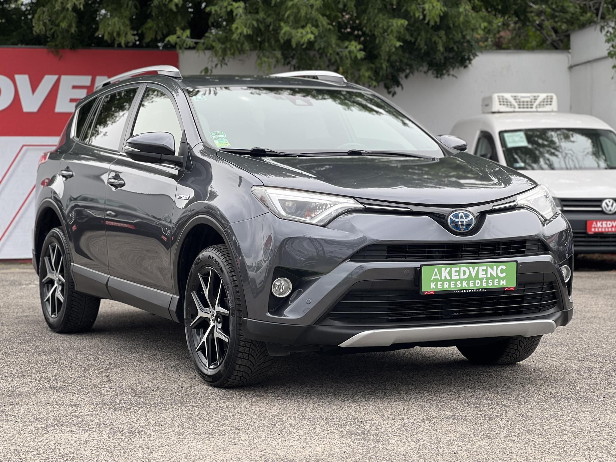 TOYOTA RAV 4 Rav4 2.5 Hybrid Executive 2WD e-CVT 114e km. Tempomat Ülésfűtés Navi Sávtartó Kamera Keyless