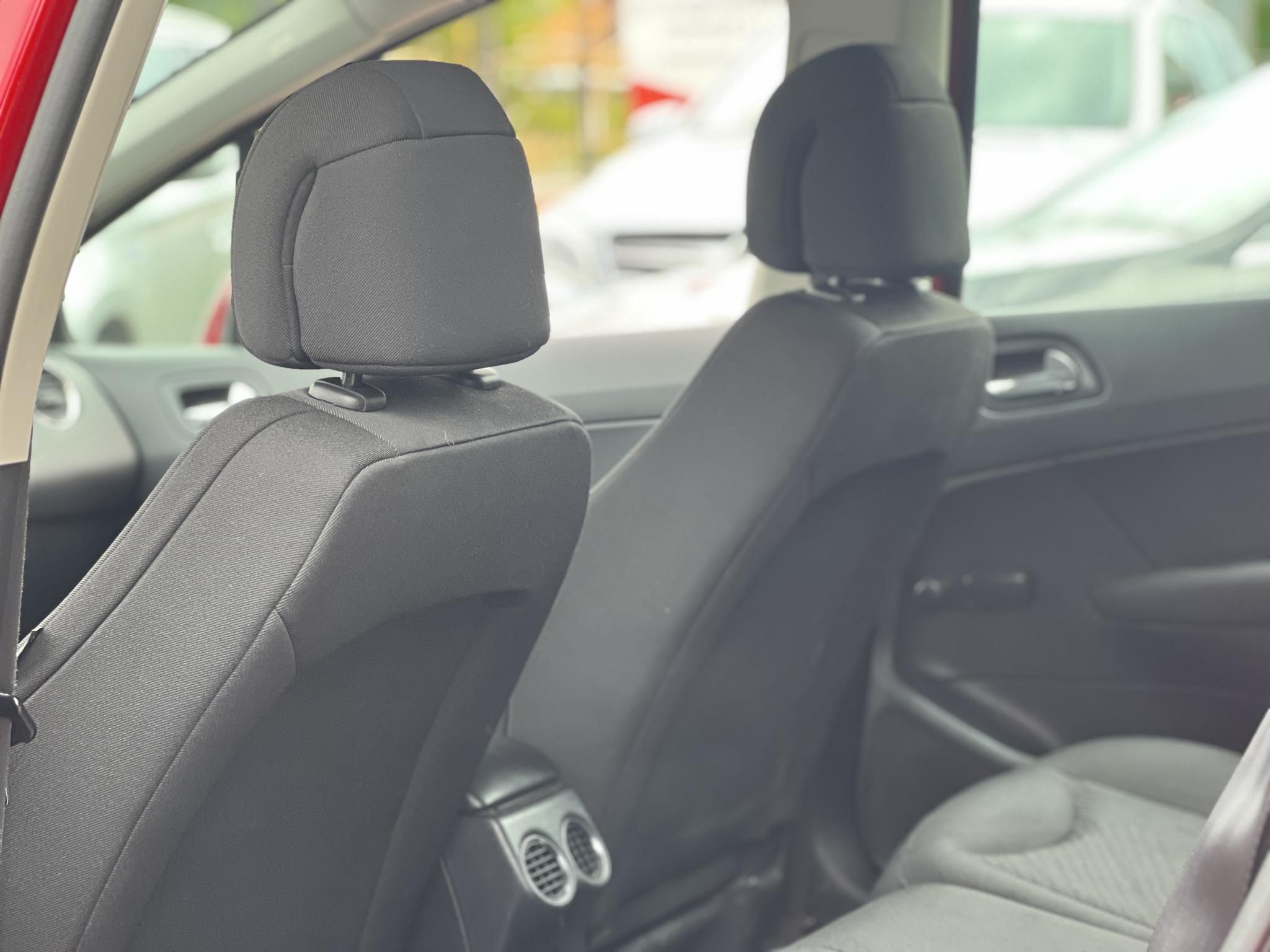 PEUGEOT 308 1.4 VTi Confort Pack 90e km. Magyarországi. klíma. tempomat. vonóhorog. 2 gyári kulcs!