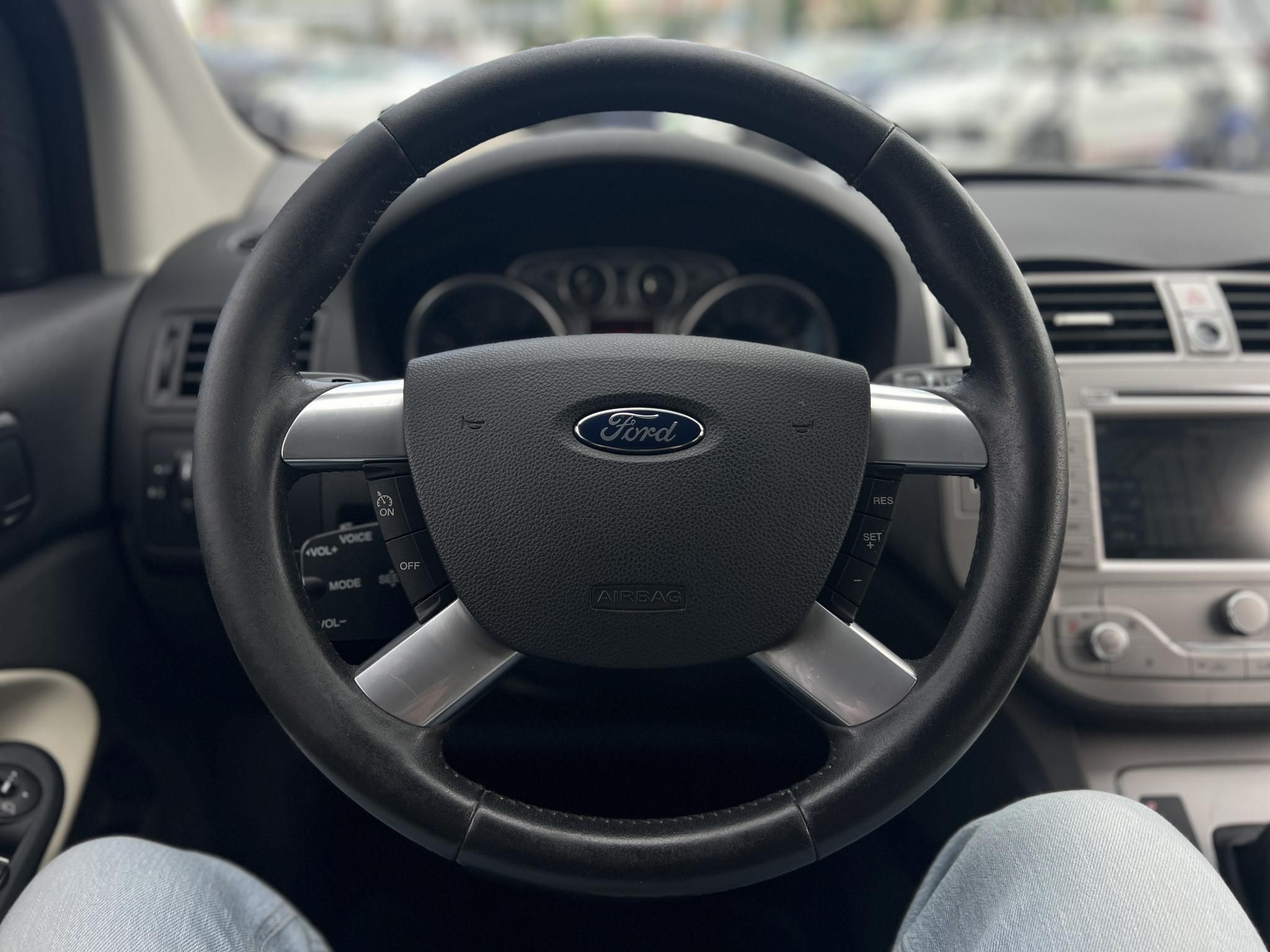 FORD KUGA 2.5T Titanium Individual 4WD (Automata) Magyarországi. 4 évszakos gumik. világos belső. vezérlés cserélve!