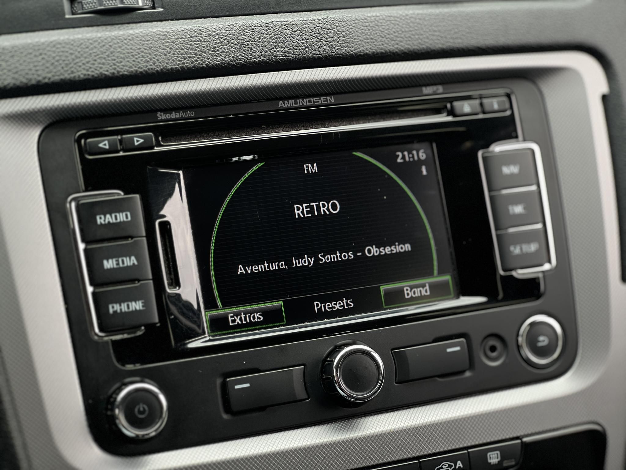 SKODA OCTAVIA Combi 2.0 TDI Ambiente DSG Tempomat Ülésfűtés Bluetooth Navigáció!