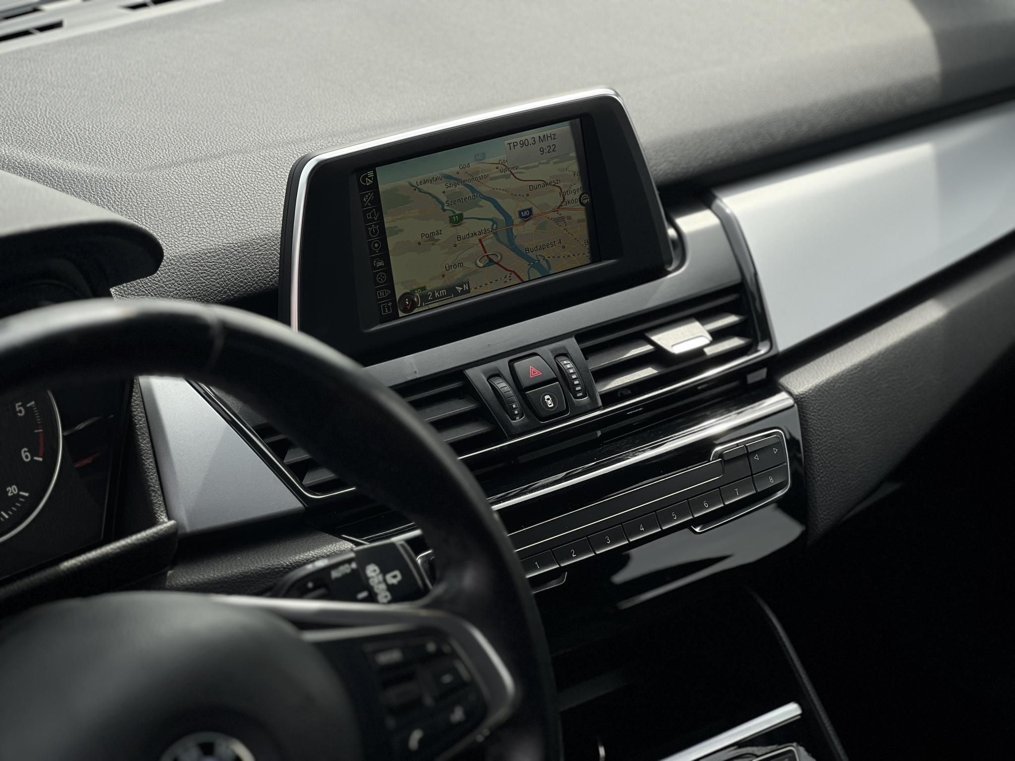 BMW 216d (Automata) Active Tourer frissen szervizelt!
