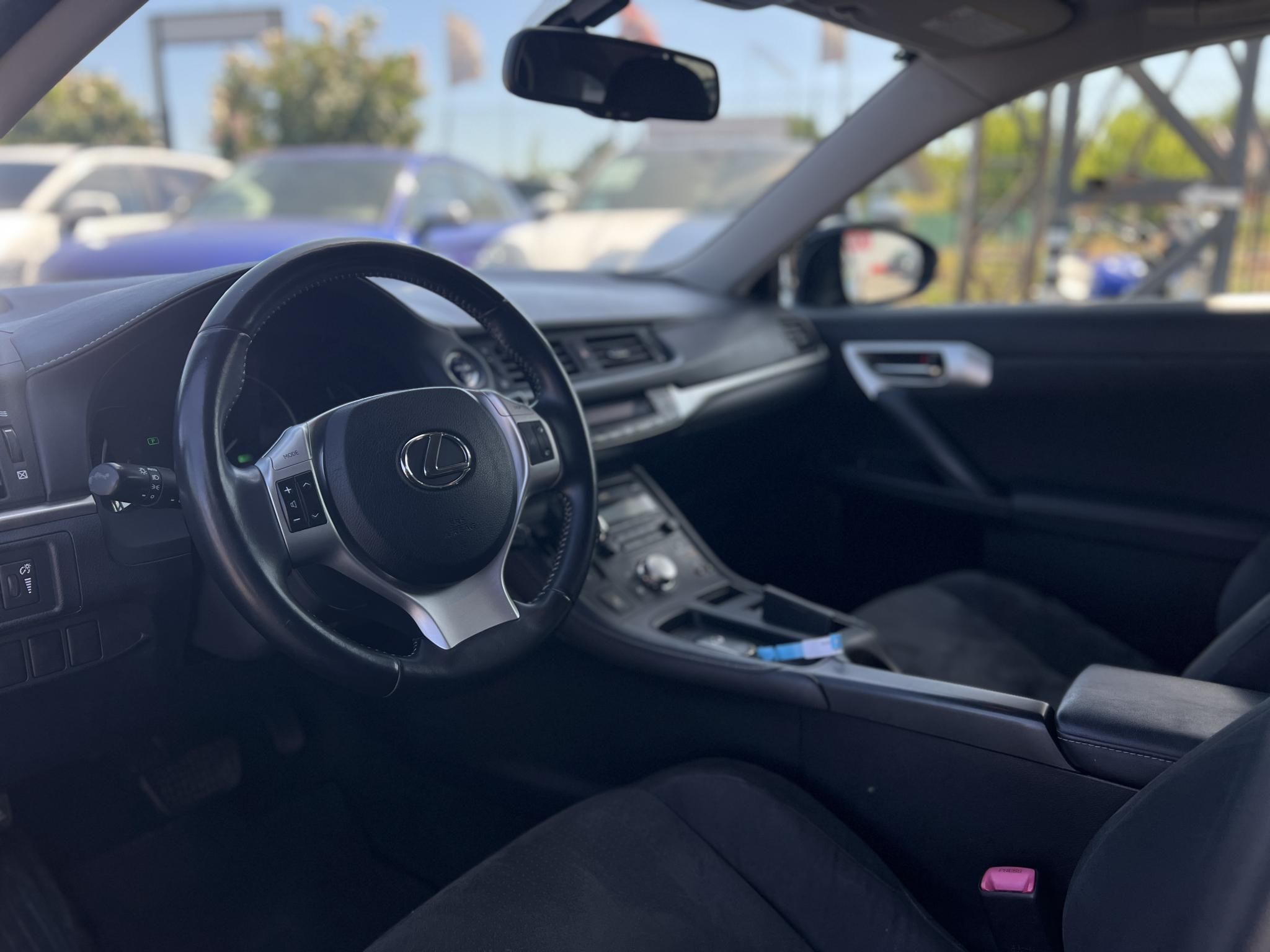 LEXUS CT 200h Comfort (Automata) Ülésfűtés. tolatókamera. szervizkönyv. 8 felni