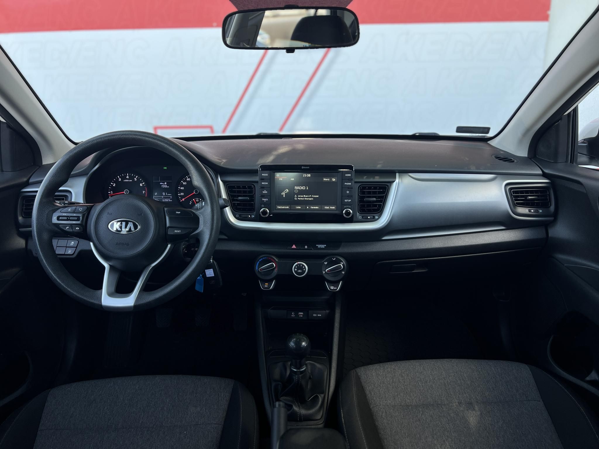 KIA STONIC 1.25 MPI Style 63e km. Magyarországi. Gyári fényezés. Végig vezetett szervizkönyv!