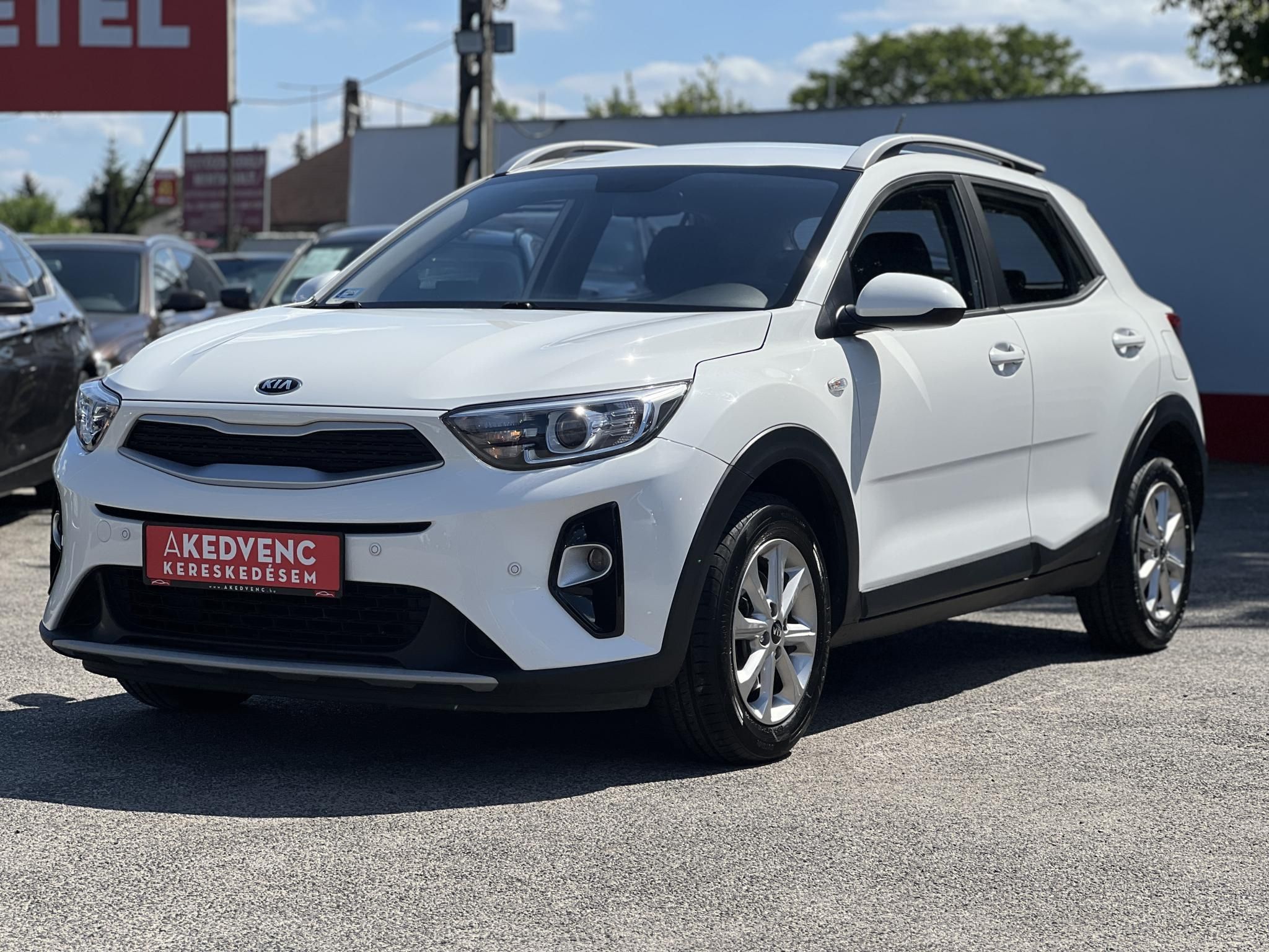 KIA STONIC 1.25 MPI Style 63e km. Magyarországi. Gyári fényezés. Végig vezetett szervizkönyv!