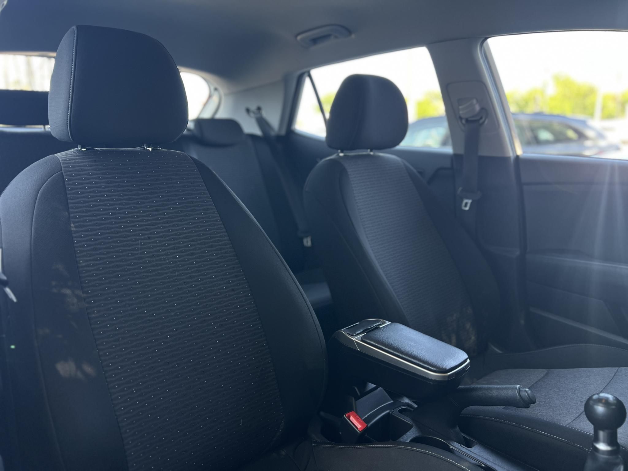 KIA STONIC 1.25 MPI Style 63e km. Magyarországi. Gyári fényezés. Végig vezetett szervizkönyv!
