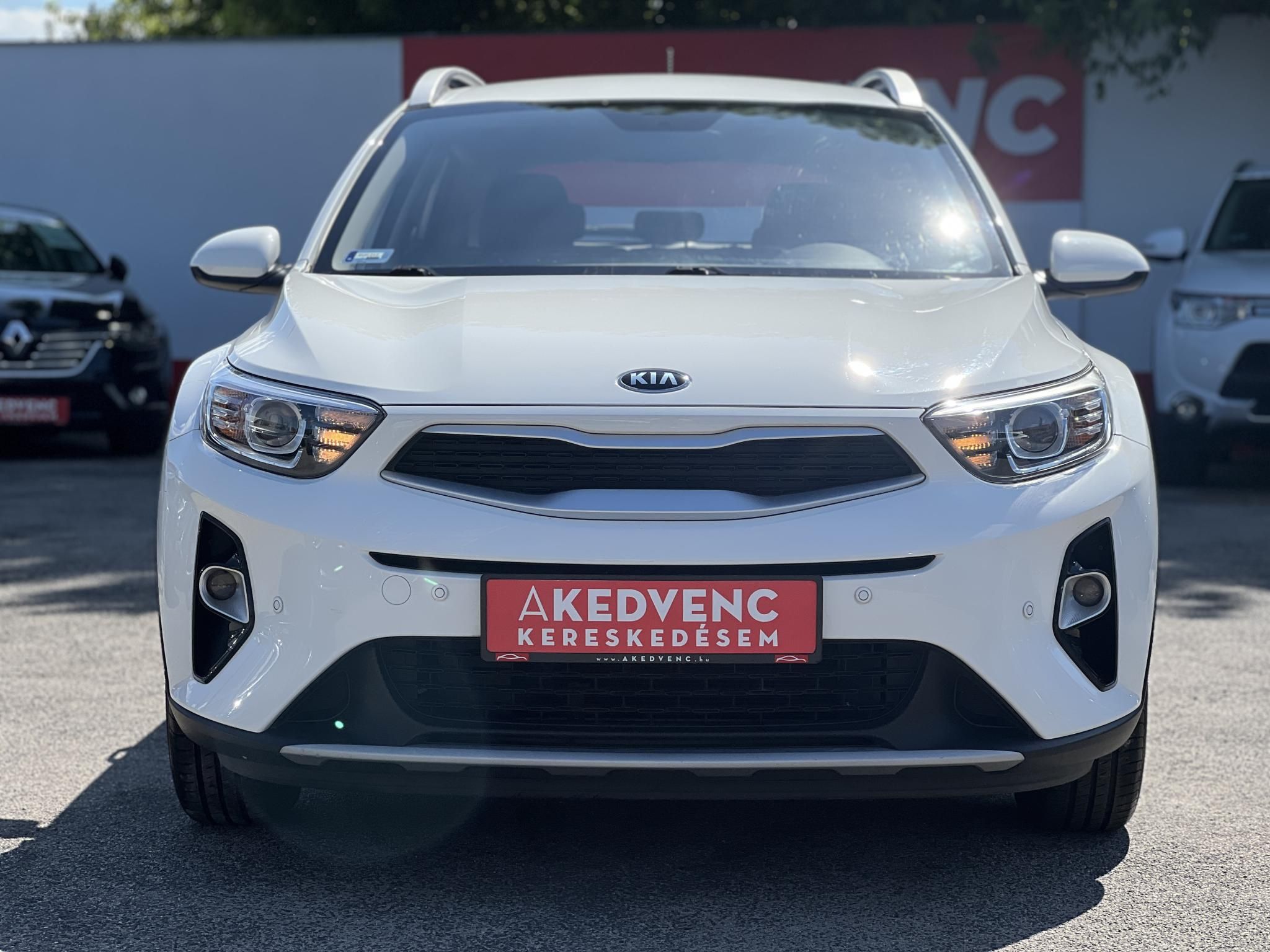 KIA STONIC 1.25 MPI Style 63e km. Magyarországi. Gyári fényezés. Végig vezetett szervizkönyv!