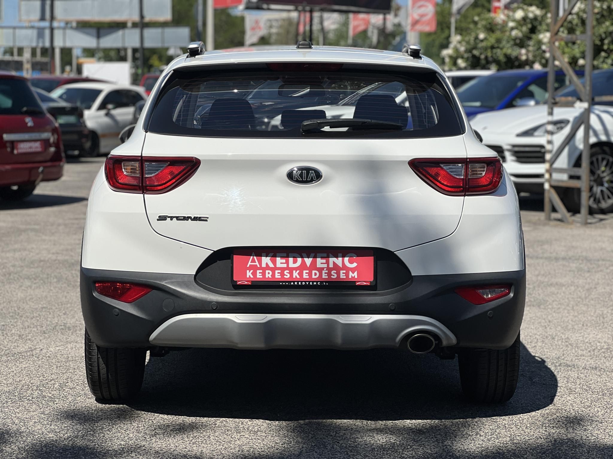 KIA STONIC 1.25 MPI Style 63e km. Magyarországi. Gyári fényezés. Végig vezetett szervizkönyv!