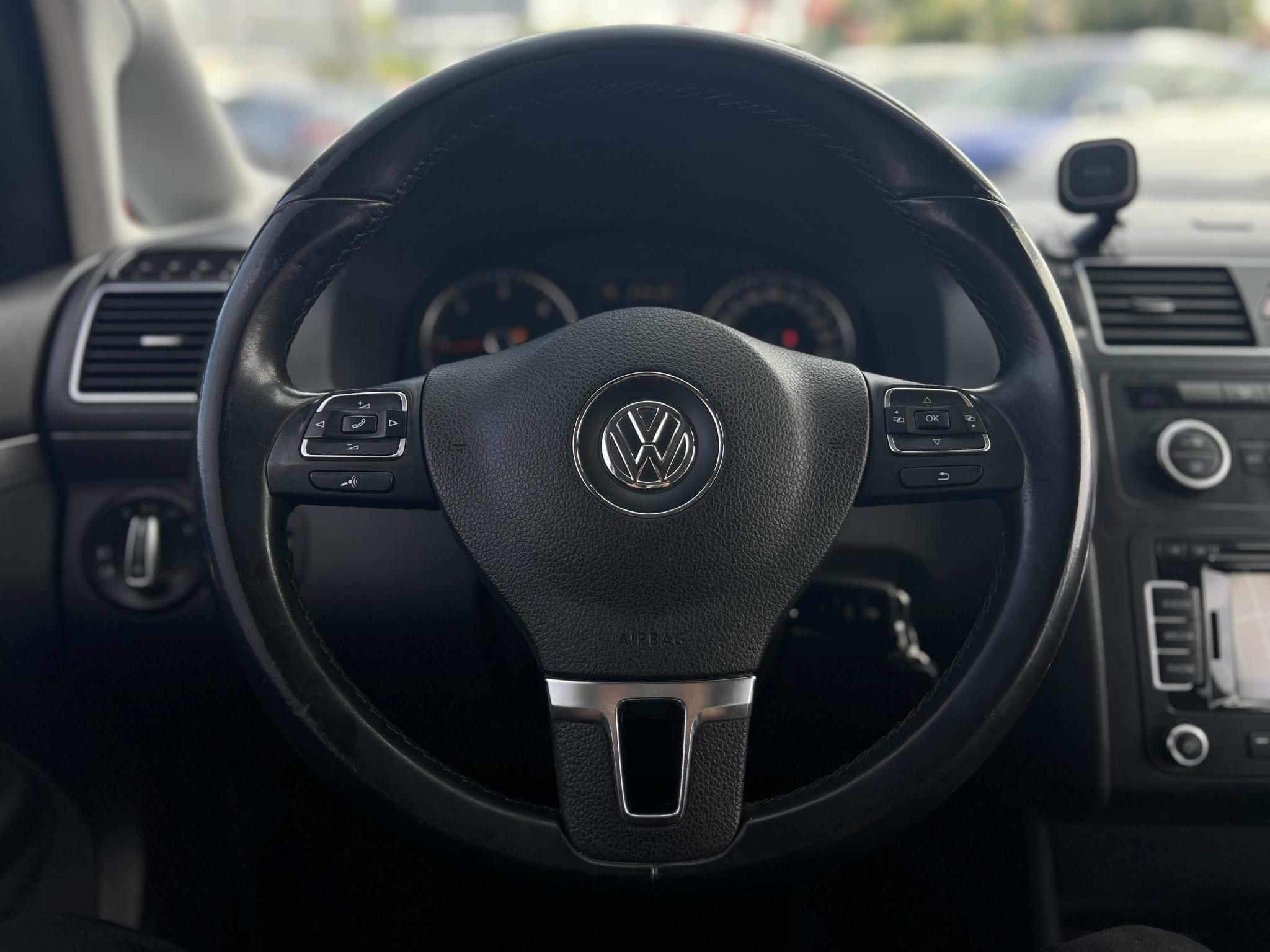 VOLKSWAGEN TOURAN 1.6 CR TDI Comfortline [7 személy] Vezérlés cserélve. 4 évszakos gumik!