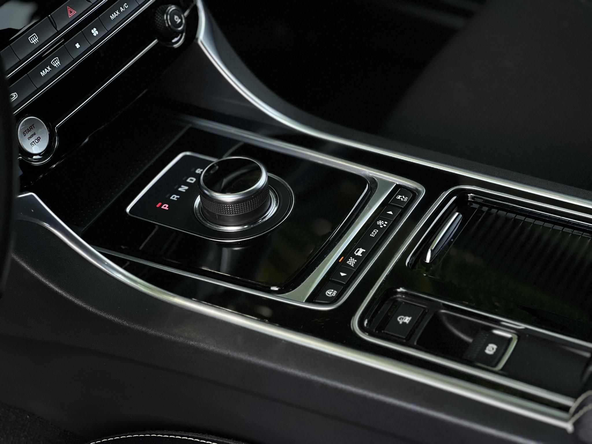 JAGUAR XF 2.0 i4D Portfolio