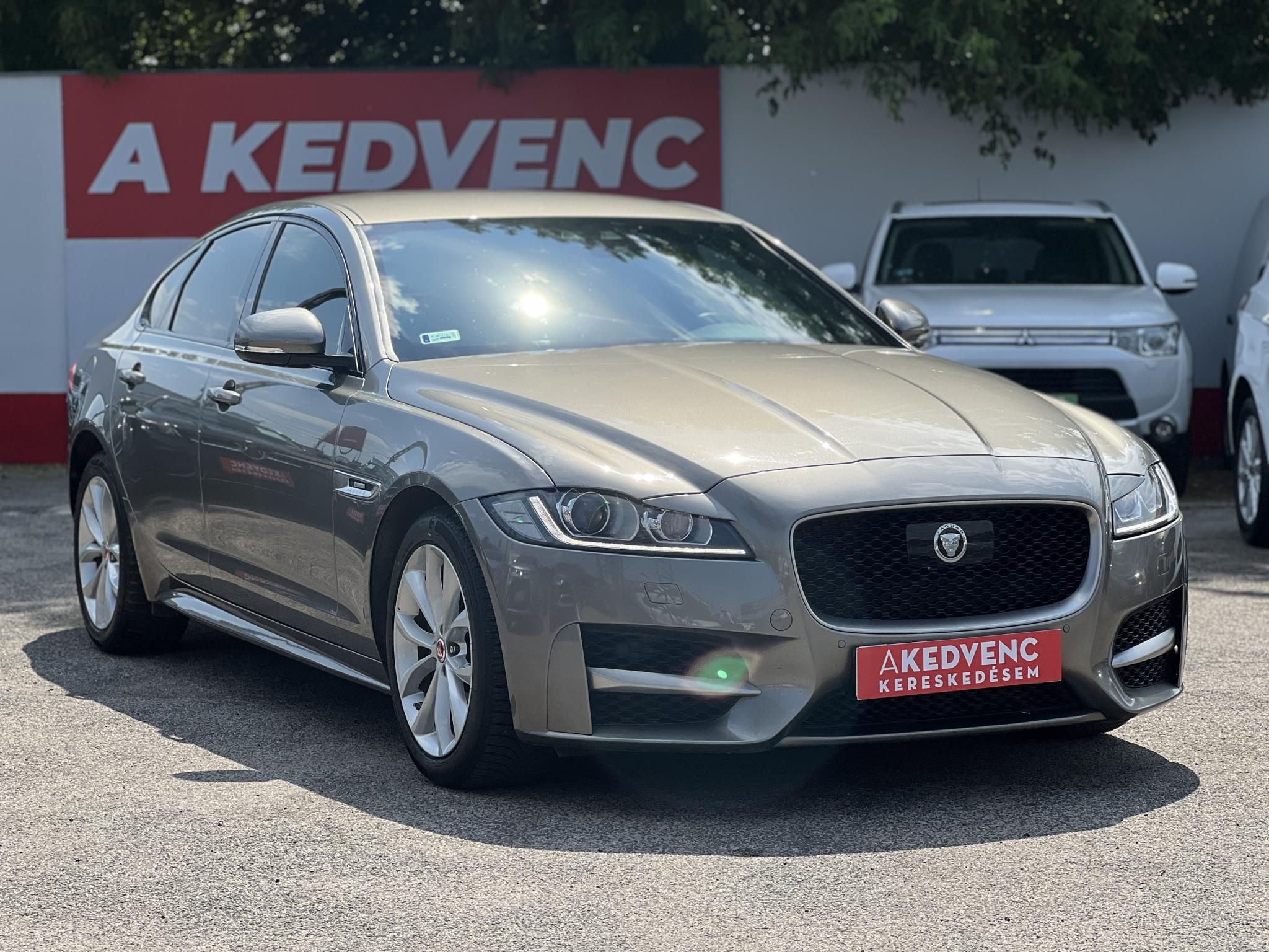 JAGUAR XF 2.0 i4D Portfolio