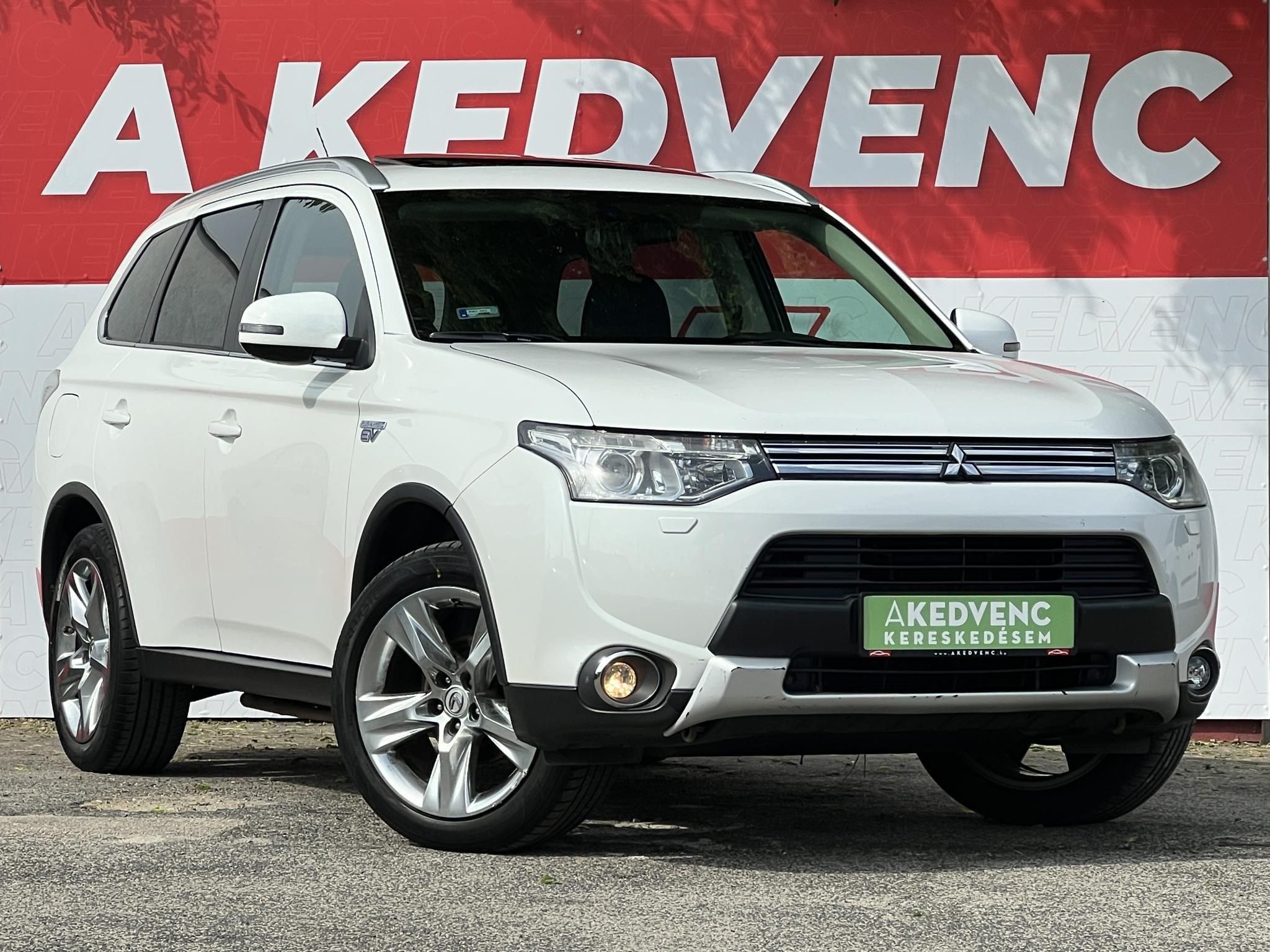 MITSUBISHI OUTLANDER 2.0 PHEV Instyle Navi 4WD CVT