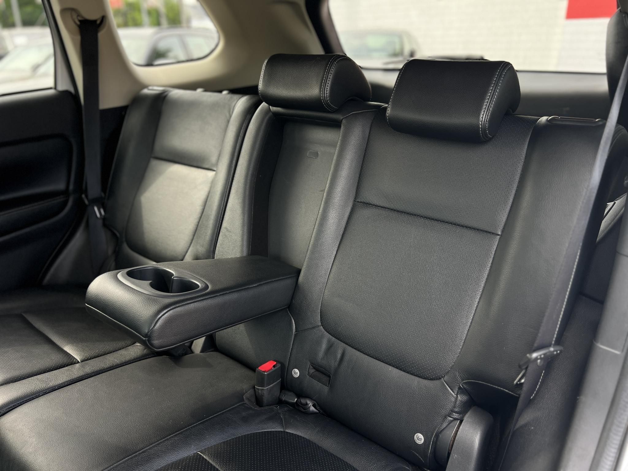 MITSUBISHI OUTLANDER 2.0 PHEV Instyle Navi 4WD CVT