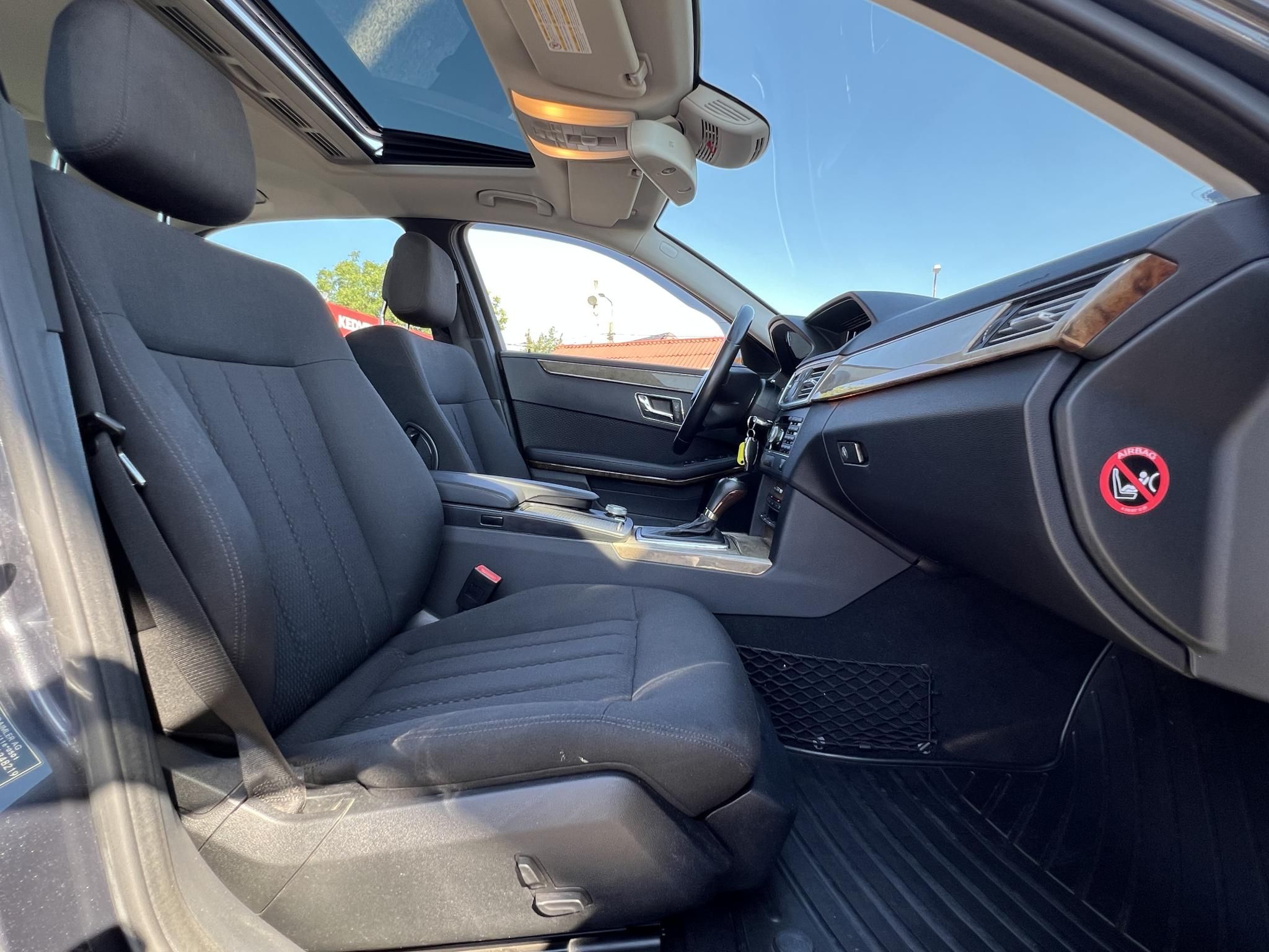 MERCEDES-BENZ E 200 CGI BlueEFFICIENCY Elegance (Automata) Gyári fényezés. Dokumentált előélet. Garantált 149e km!