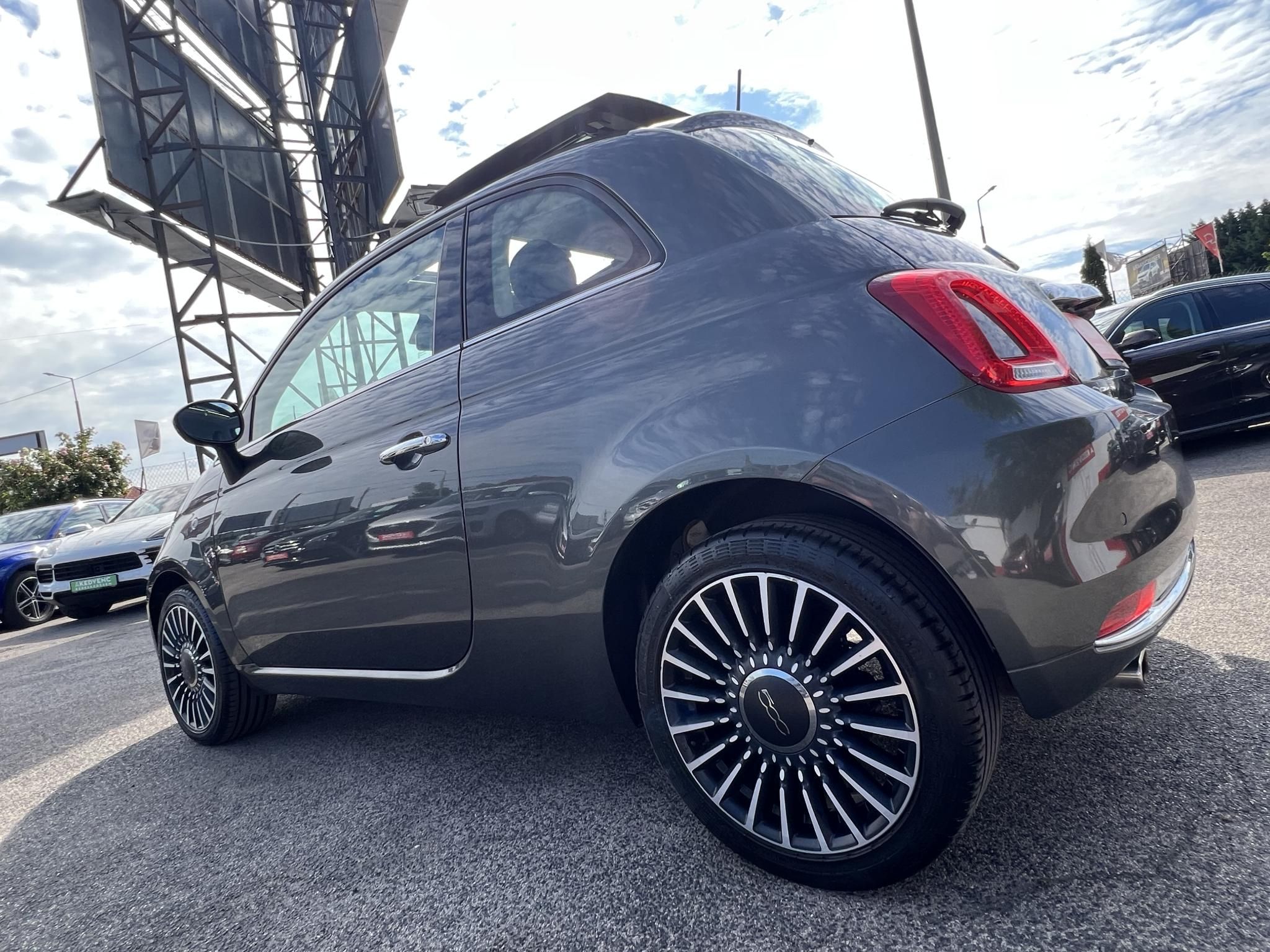 FIAT 500 500C 1.2 8V Lounge Dualogic 51e km. M.o.-i. Automata. Gyári fényezés. Végig vezetett szervizkönyv!