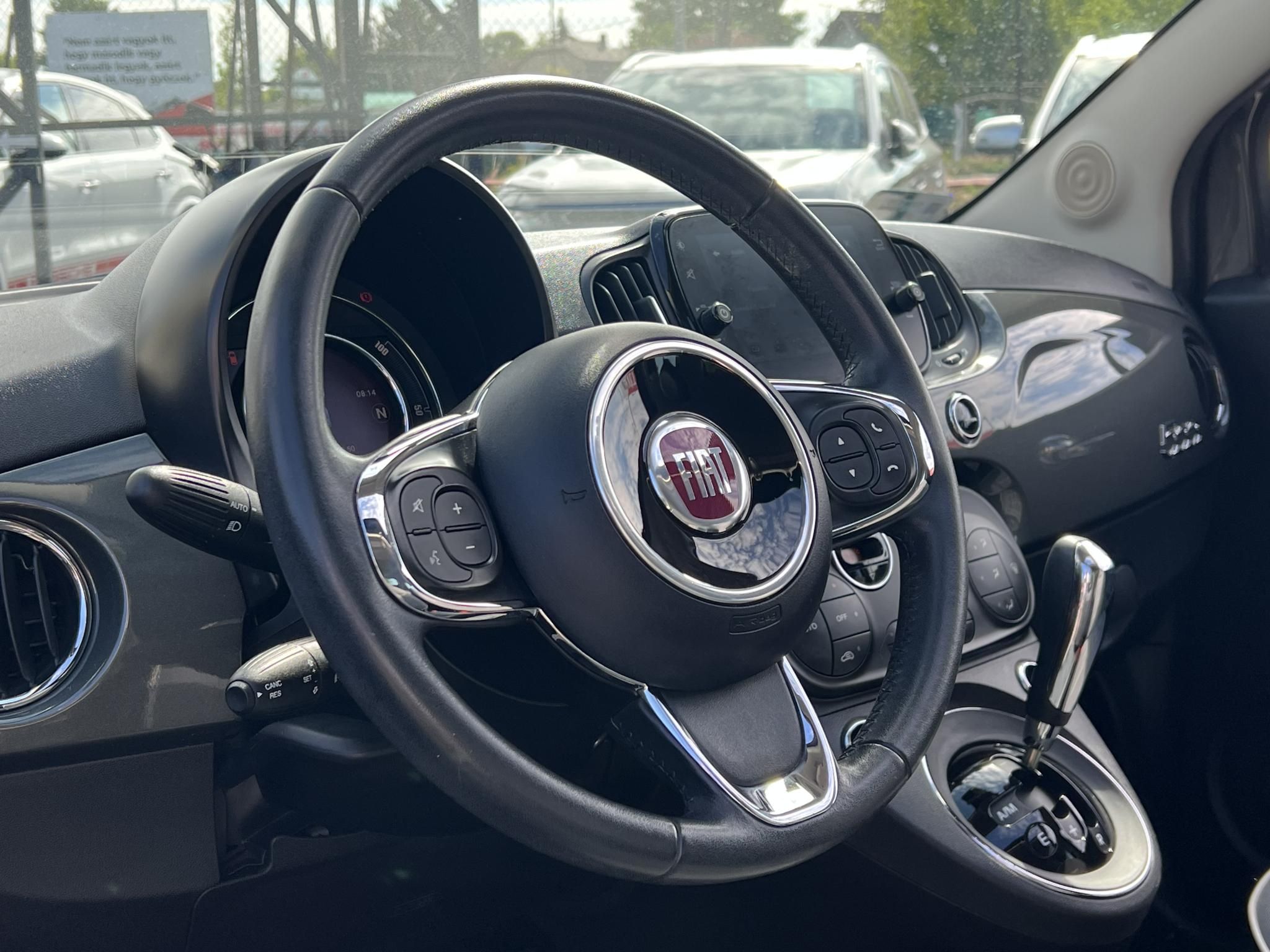 FIAT 500 500C 1.2 8V Lounge Dualogic 51e km. M.o.-i. Automata. Gyári fényezés. Végig vezetett szervizkönyv!
