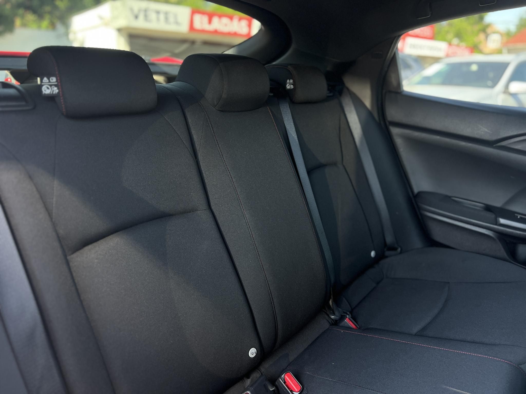 HONDA CIVIC 1.0 T Executive Sport Line 65e km. Magyarországi. 2 tulajdonos. Teljes szerviztörténet!