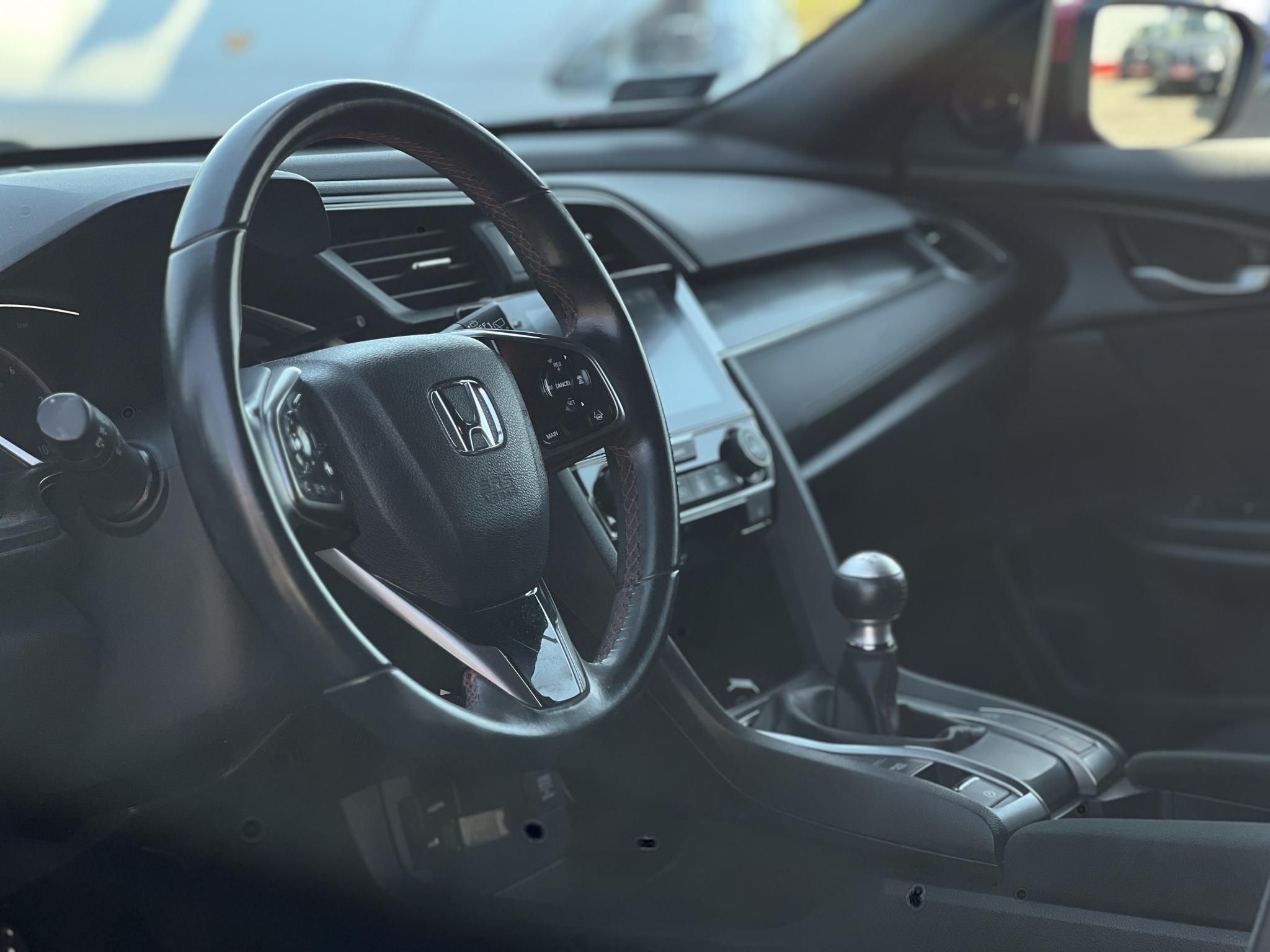 HONDA CIVIC 1.0 T Executive Sport Line 65e km. Magyarországi. 2 tulajdonos. Teljes szerviztörténet!