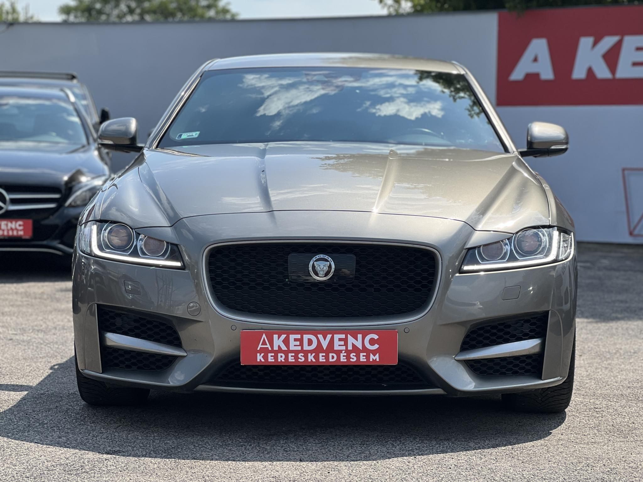 JAGUAR XF 2.0 i4D R-Sport Magyarországi. szervizelt!