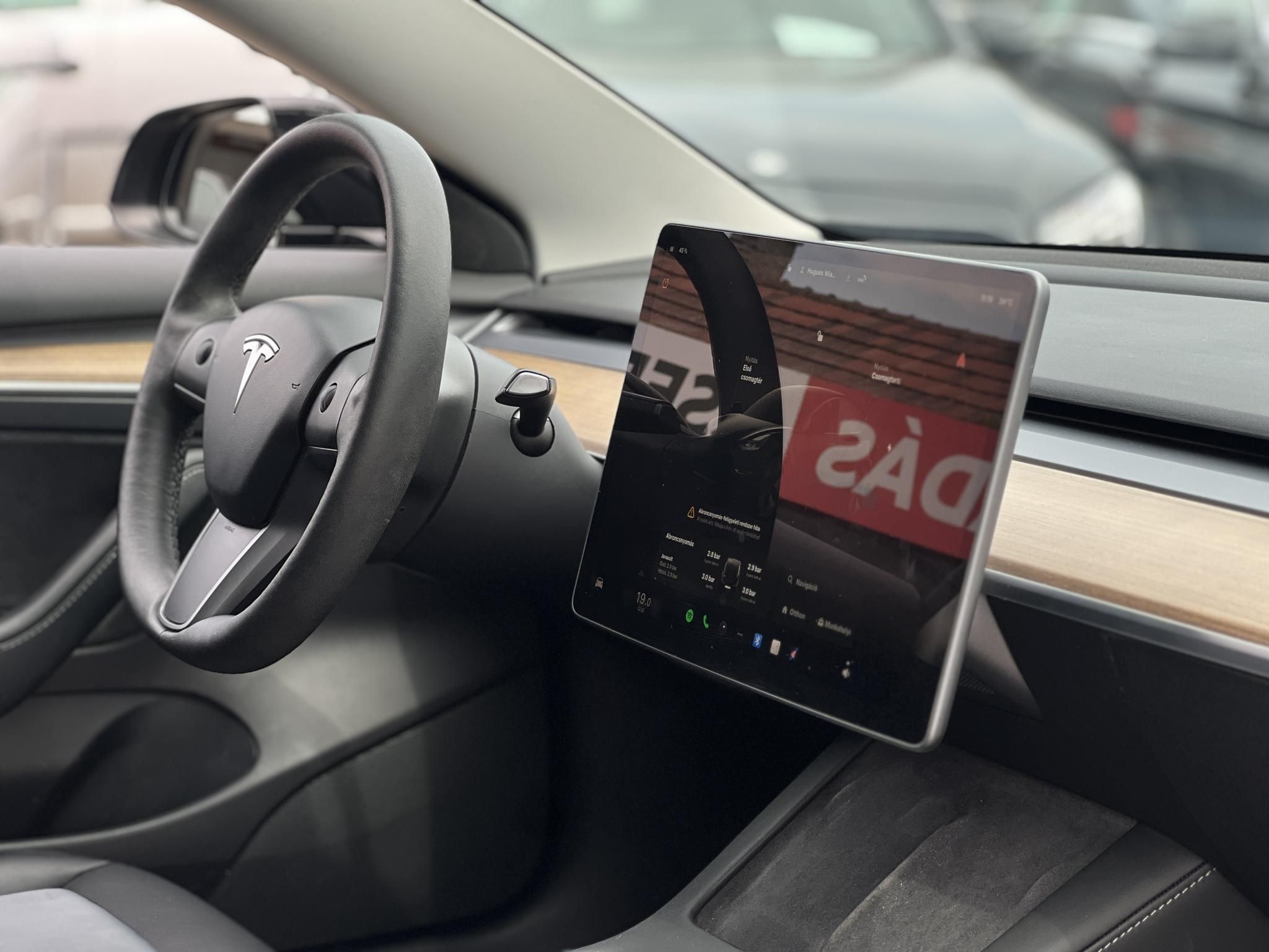 TESLA MODEL 3 Long Range AWD (Automata) Ryzen proci. 510 km hatótáv. garancia!